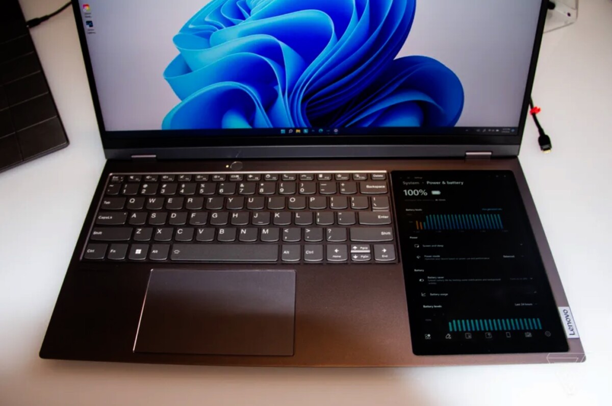 Avec son nouveau ThinkBook Plus Gen 3, Lenovo s’essaye lui aussi aux PC portables créatifs à deux écrans