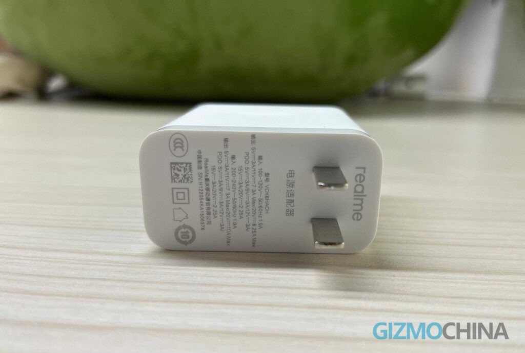 Supposed 200W charging block from Realme