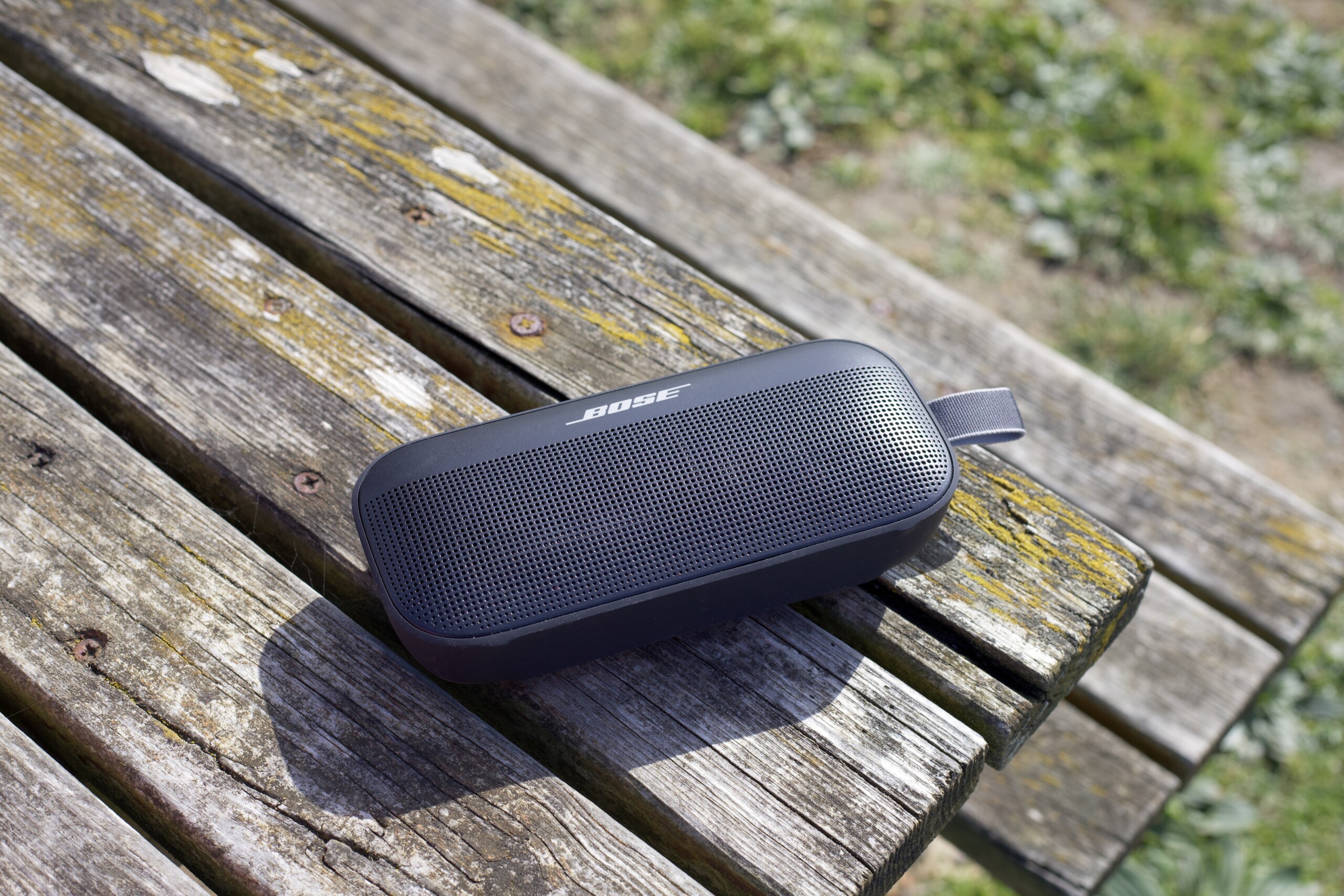 Test Bose SoundLink Flex : une enceinte portable robuste, étanche et  flatteuse - Les Numériques
