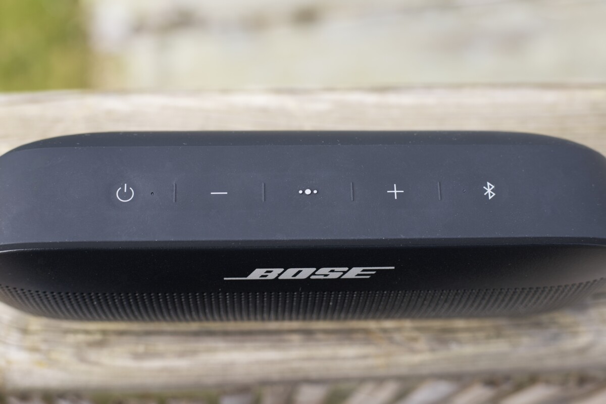 Bose SoundLink Flex speaker control buttons