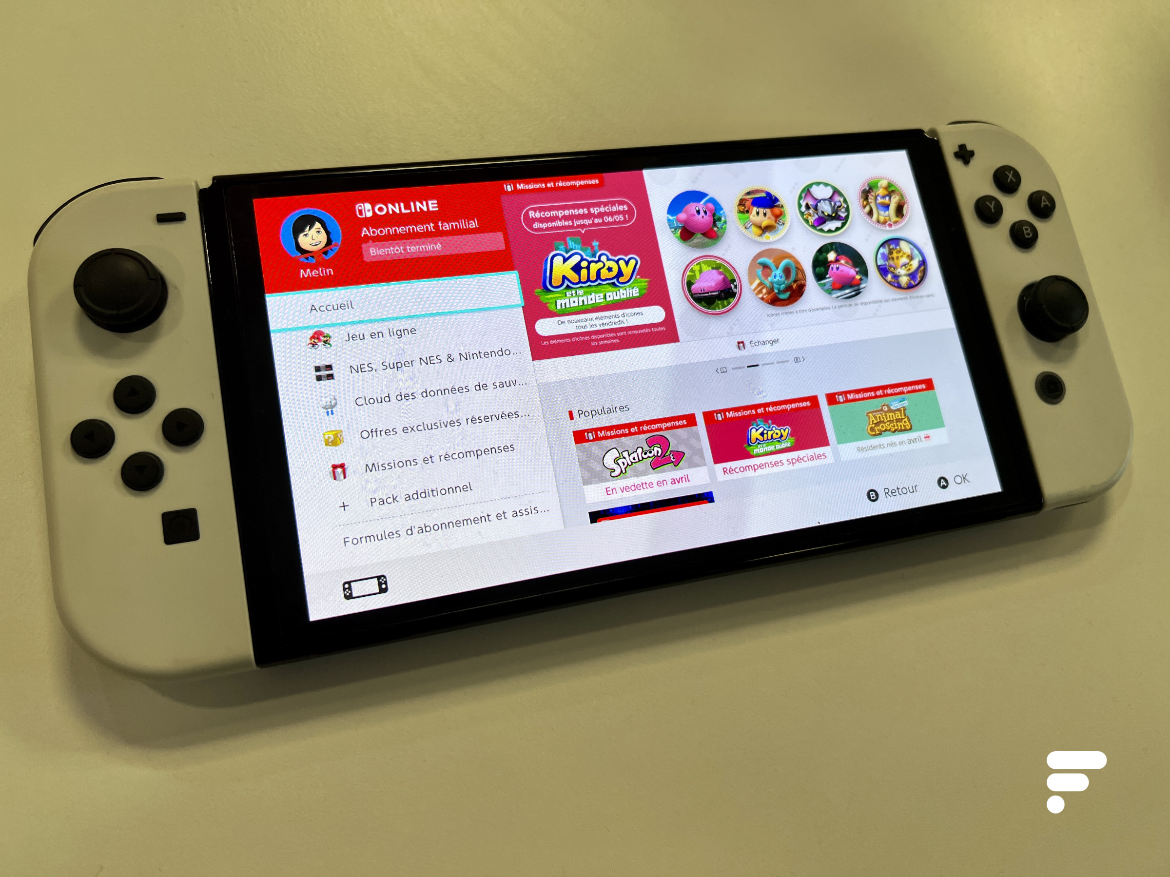 La console Nintendo Switch Lite + le jeu Animal Crossing New