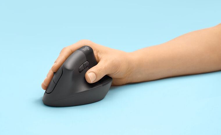 Logitech Lift, une souris ergonomique pour ne plus avoir mal au poignet