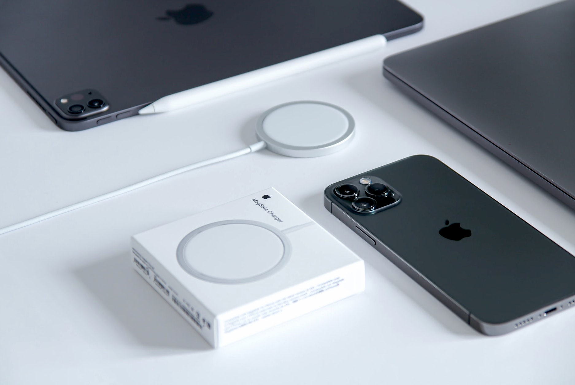 Quels sont les meilleurs accessoires MagSafe pour iPhone en 2024 ?