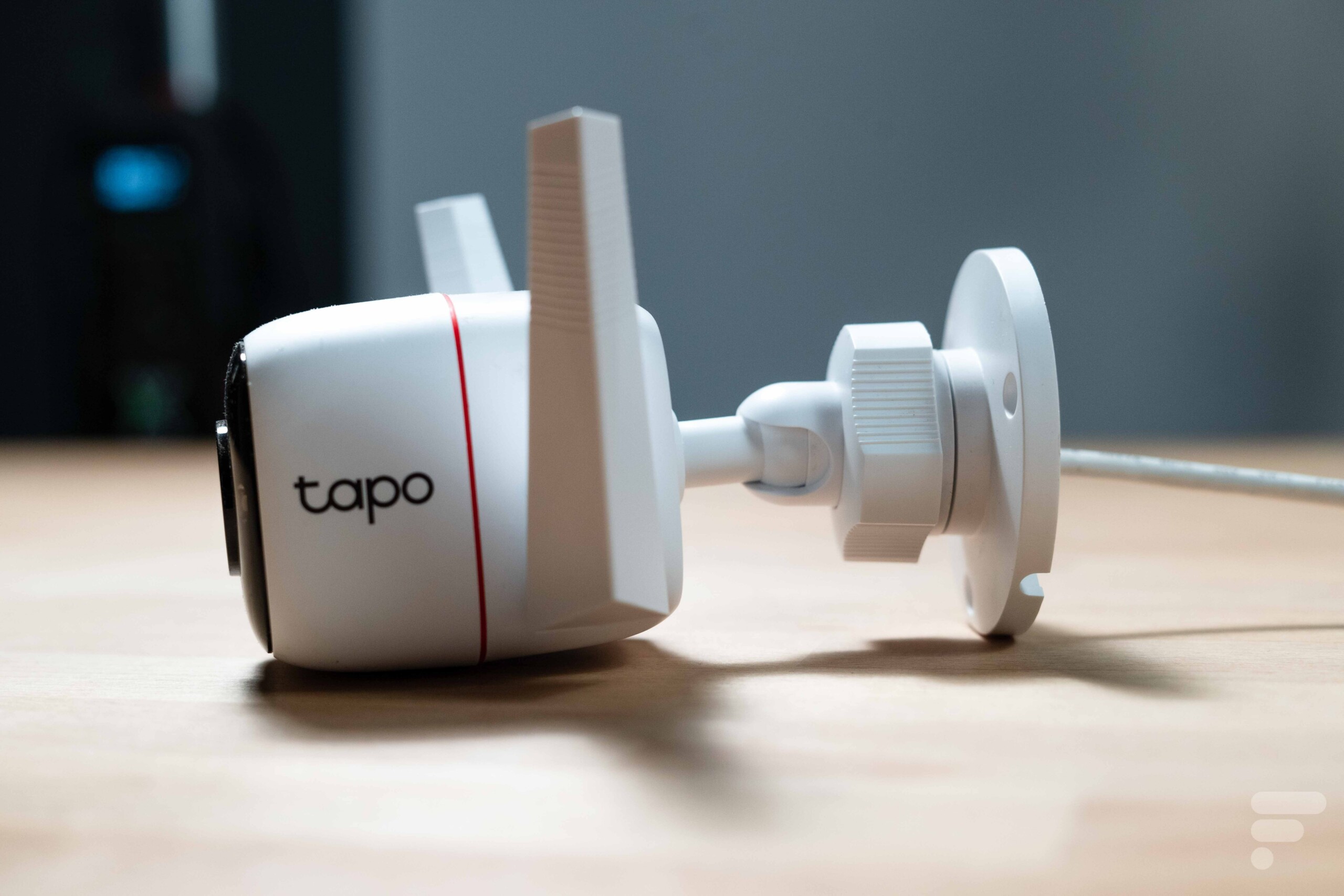 TAPO Caméra TP-Link C100 - Blanc et Noir pas cher 
