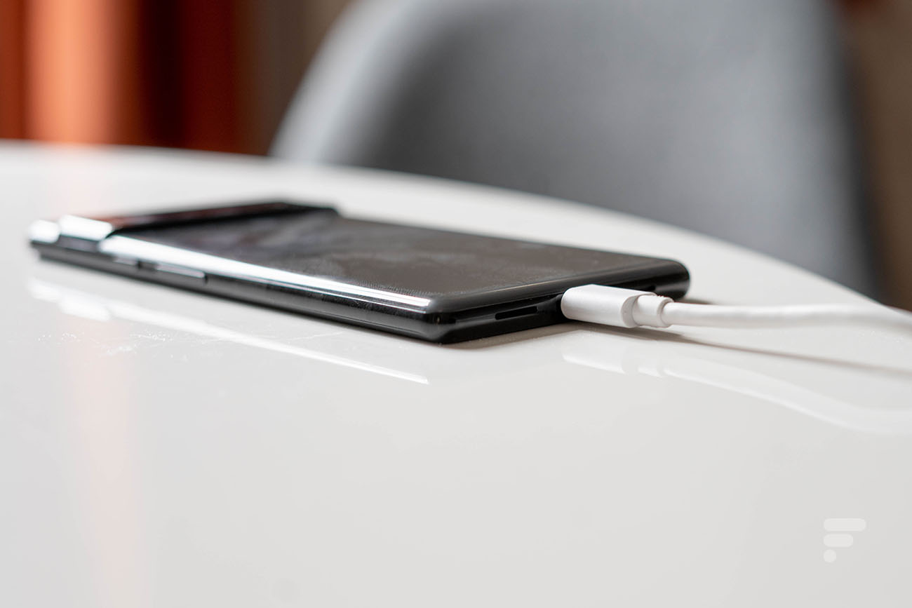Besoin de recharger les batteries ? Ces chargeurs Samsung et Apple sont  plus abordables - Numerama