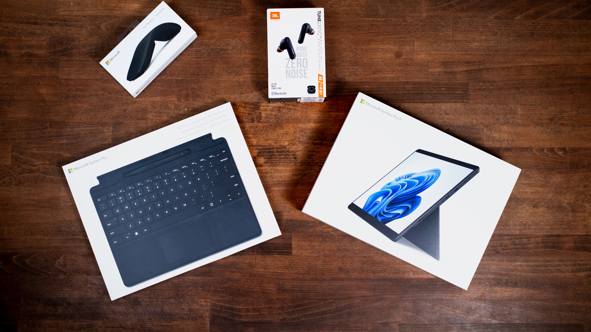 Microsoft Surface Pro 8 : le pack clavier + souris est presque 400 € moins  cher