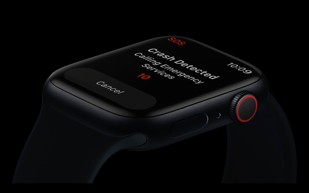 Apple Watch 8 crash detector