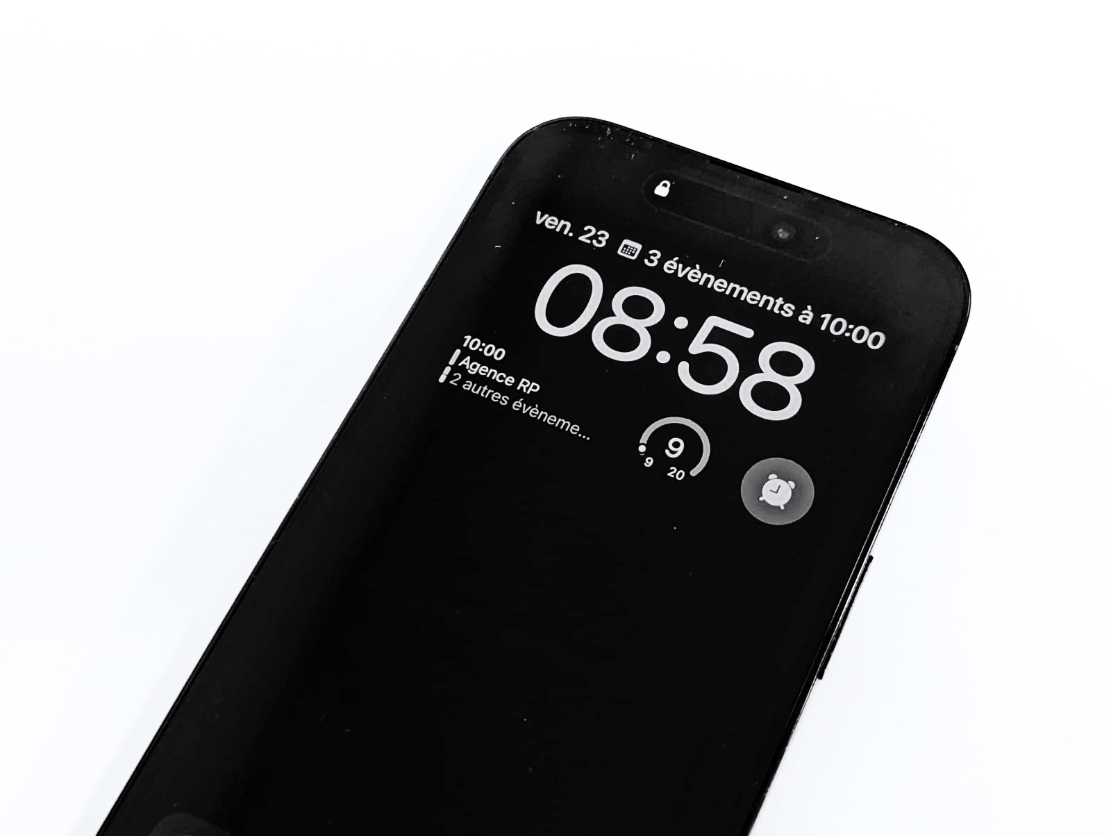 iPhone 14 Pro: L'écran Always on ressemblera à l'écran de verrouillage  d'iOS 16