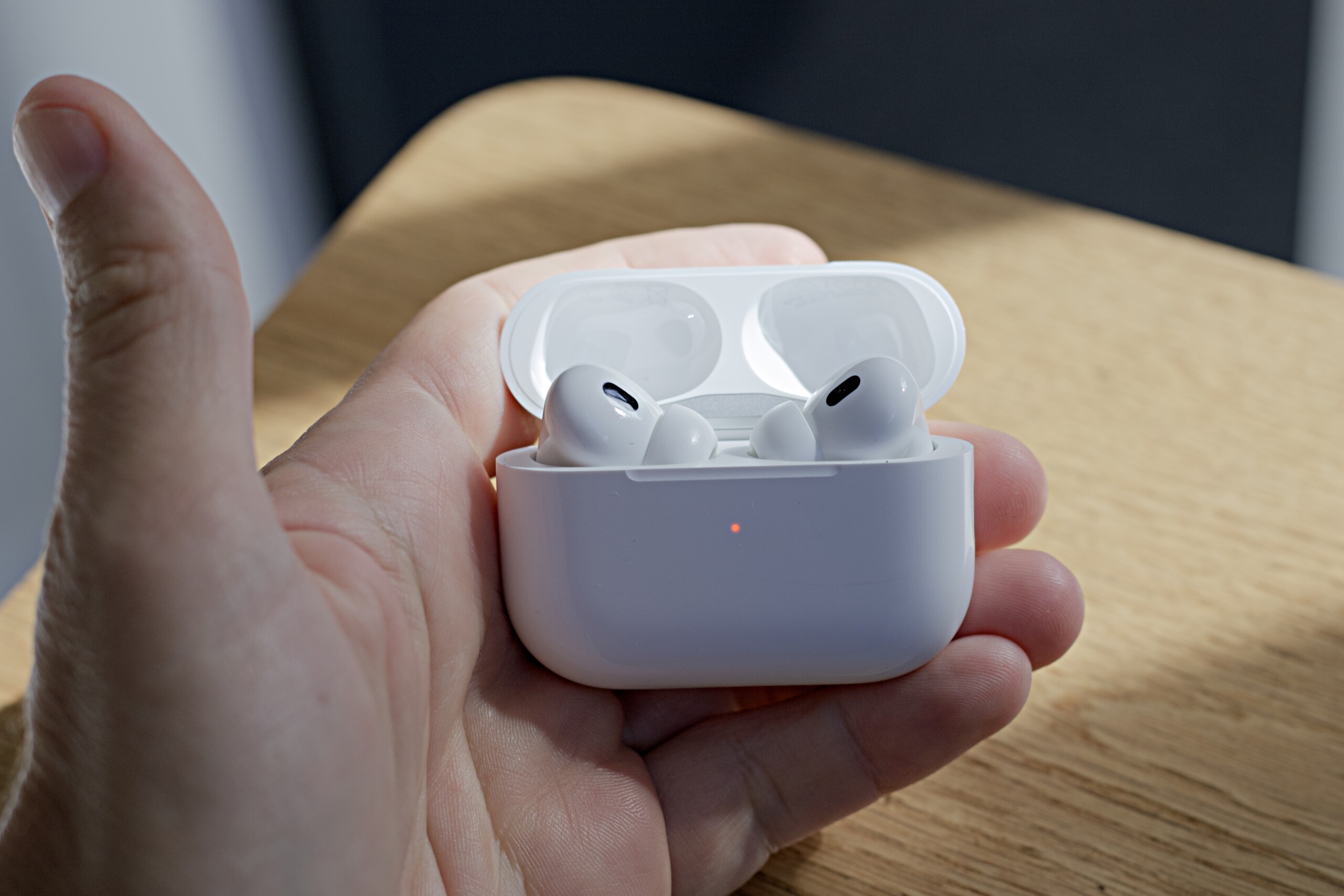 Test Apple AirPods Pro 2 (Lightning) : notre avis complet - Casques et  écouteurs - Frandroid