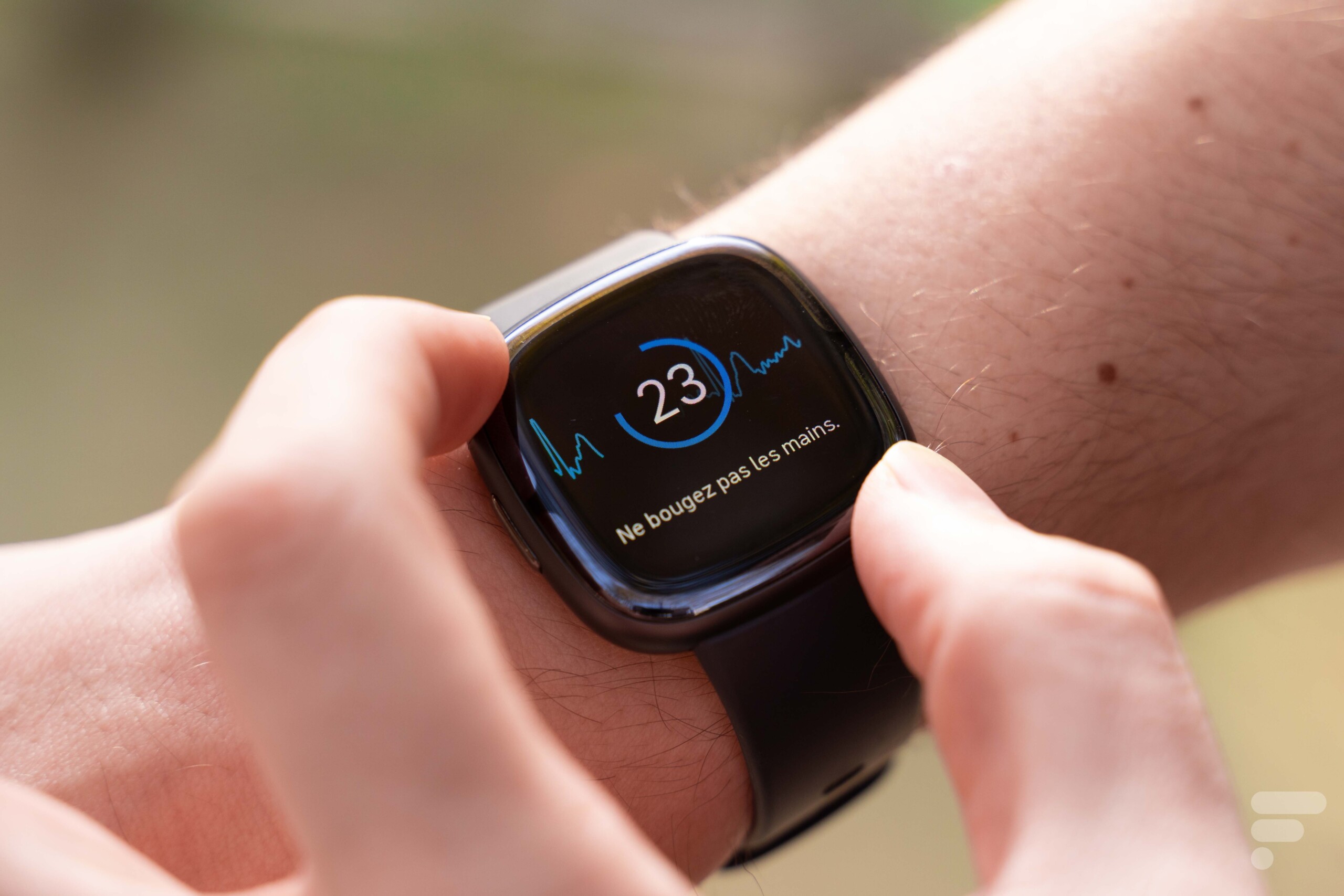 Test Fitbit Sense 2 : la montre spécialisée santé se perfectionne - Les  Numériques