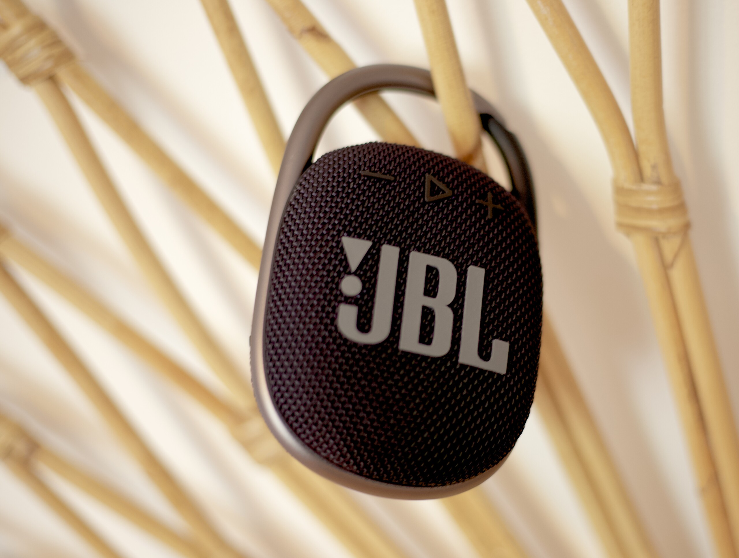 Enceinte JBL Clip 4 Eco blanche : prix, avis, caractéristiques