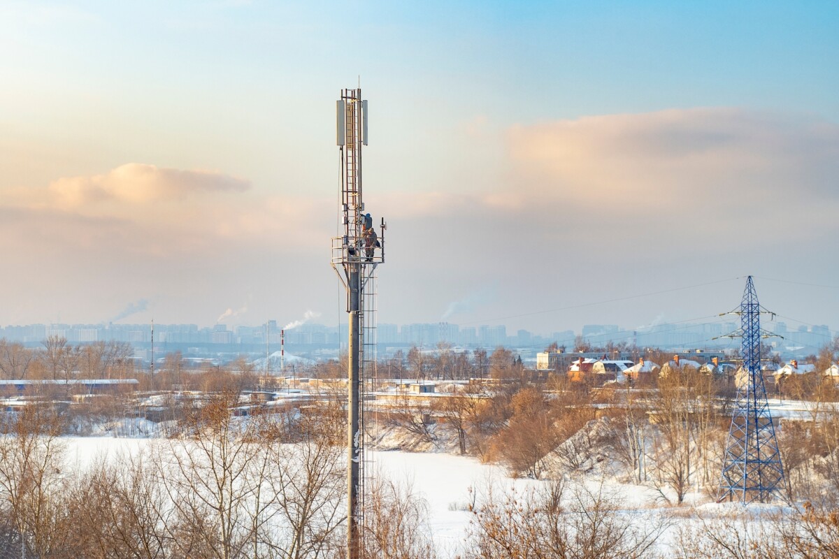 Antenne relais téléphonie mobile hiver neige