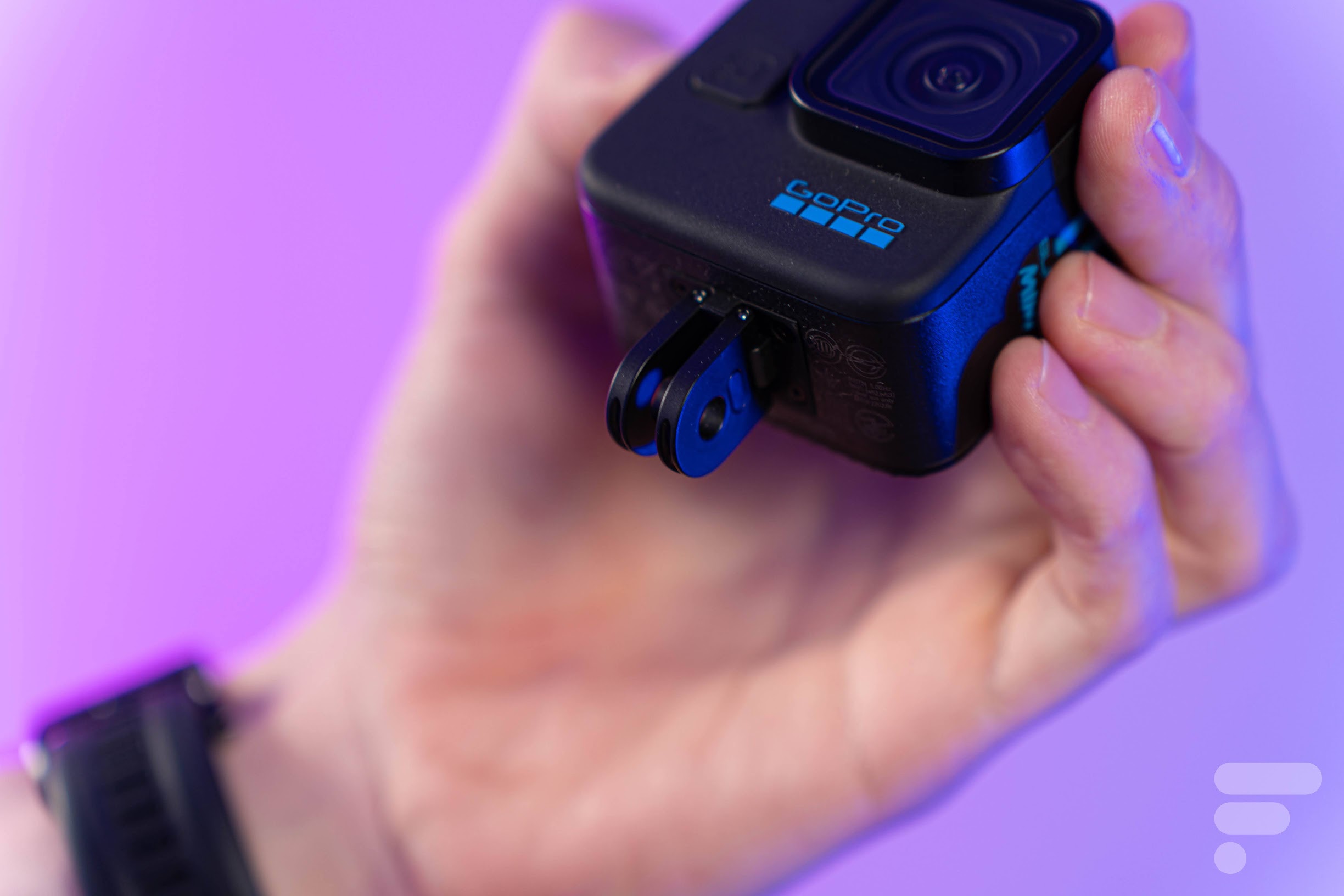 Un petite caméra pour les vacances ? La GoPro Hero11 Black Mini à son prix  le plus bas !