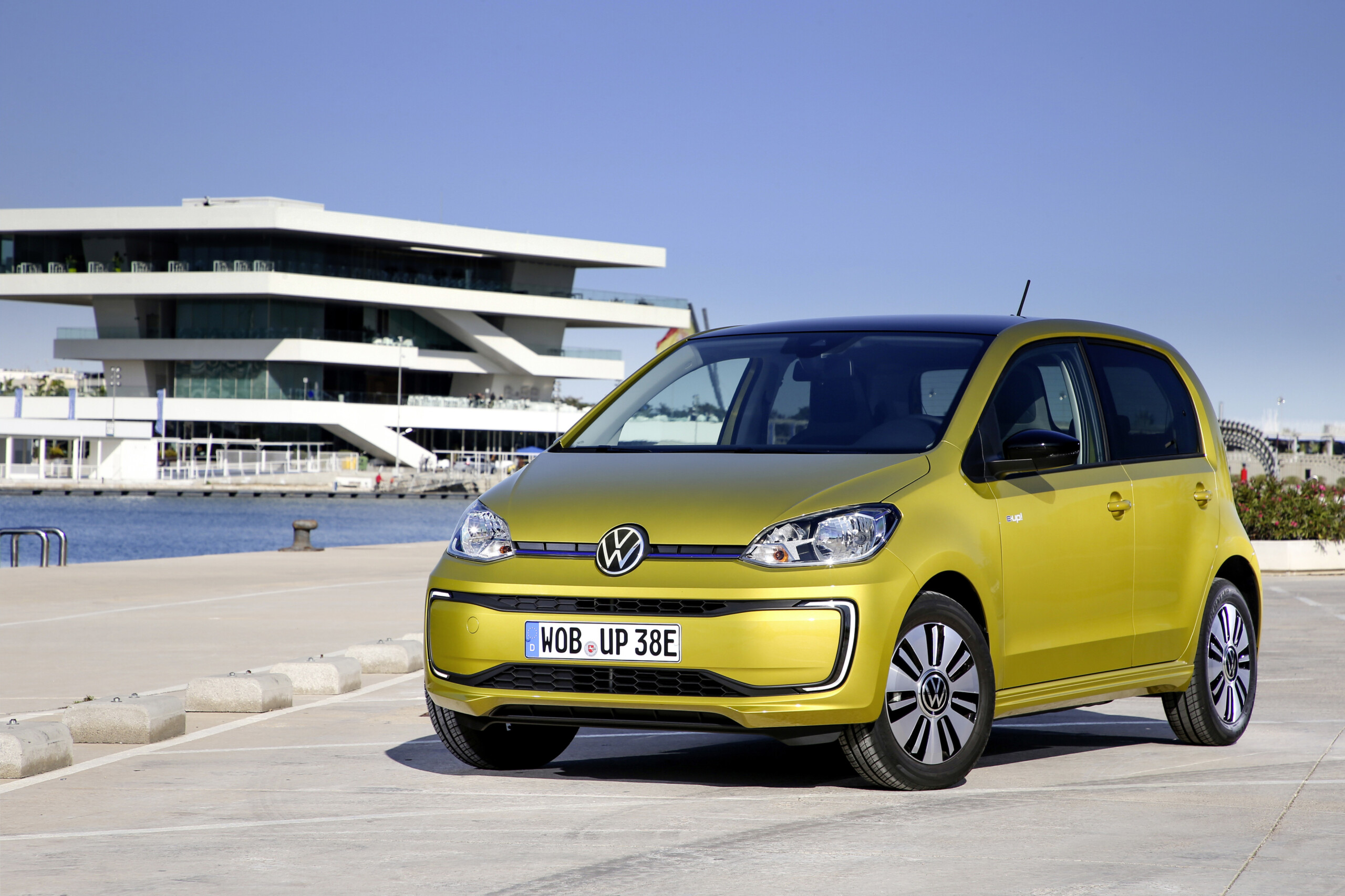 Volkswagen e-up! en location longue durée à 249 euros par mois, bonne ou  mauvaise affaire ?