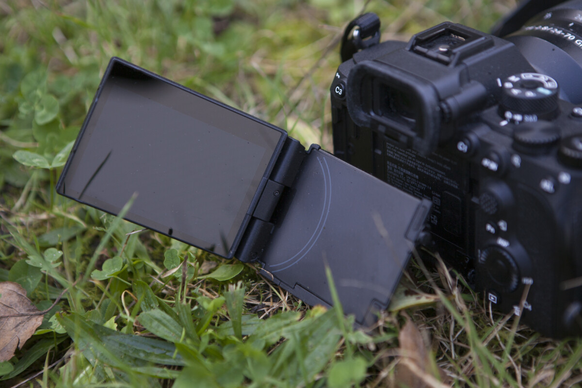 L'écran orientable et inclinable du Sony A7R V