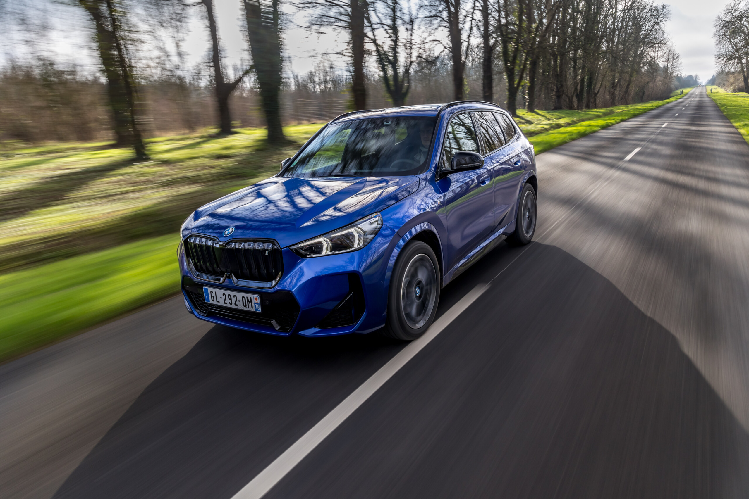 BMW iX1 : prix en forte baisse et bonus écologique pour le X1 électrique