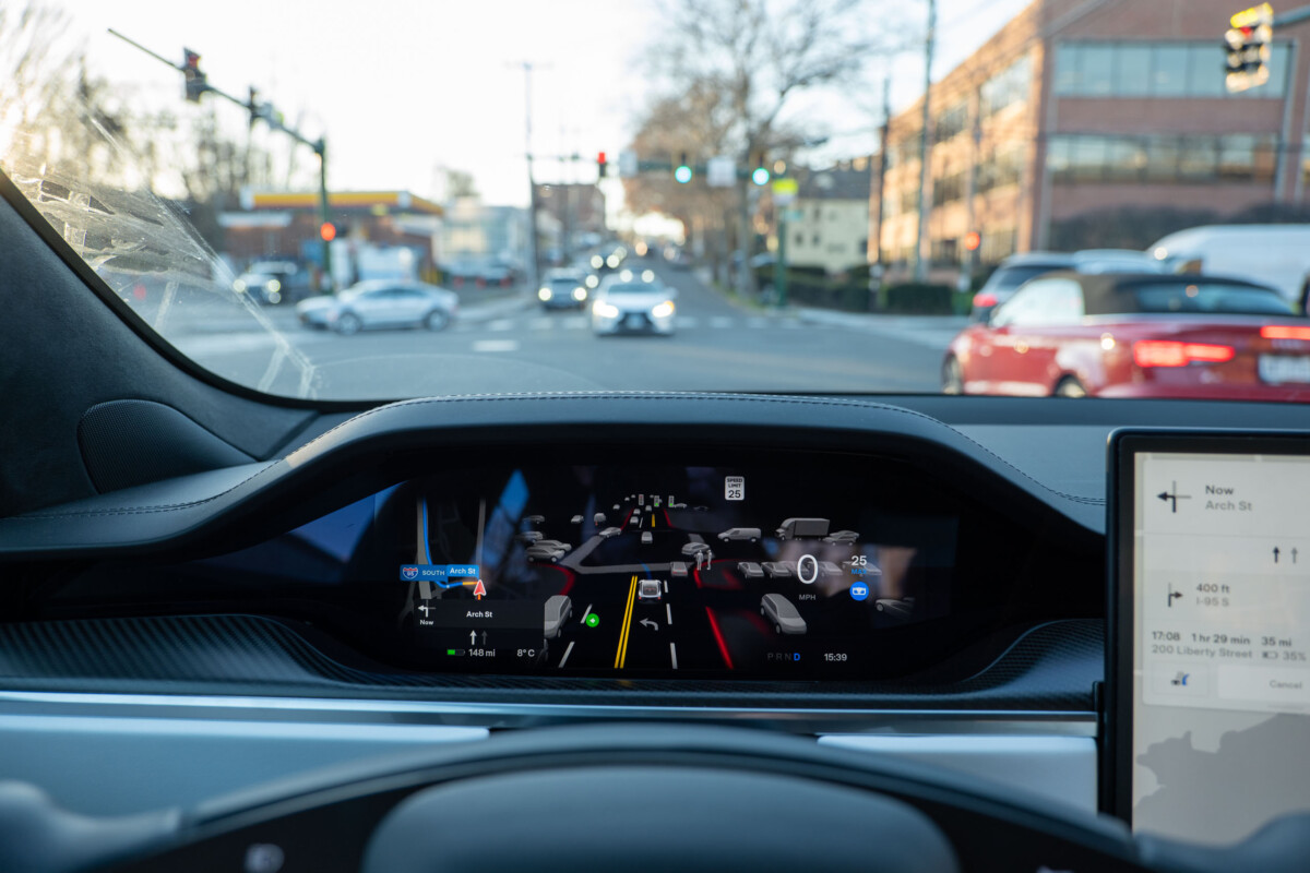 Autopilot : Tesla commence à supprimer le radar de ses voitures - Numerama