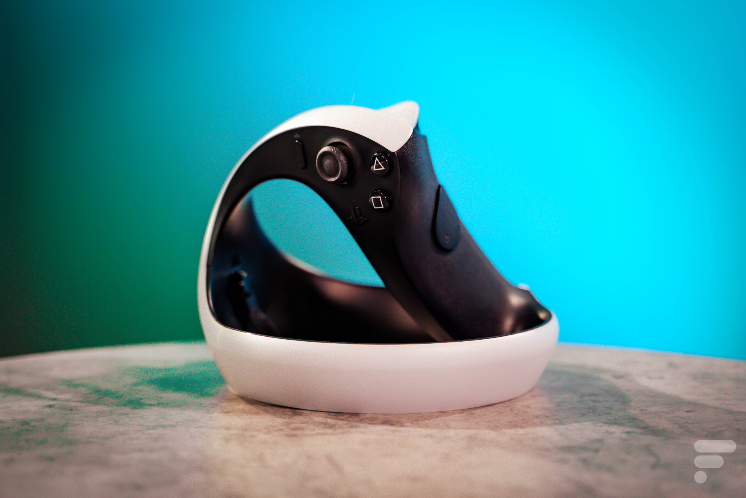 Test du Sony PlayStation VR2 : un casque puissant, accessible, mais trop  limité