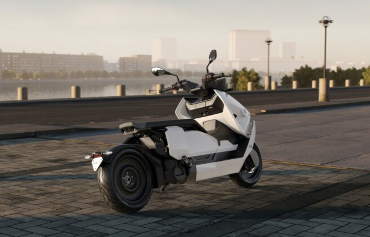 Electric scooter: BMW CE 04 for rent at 180 euros per month, good or bad deal?