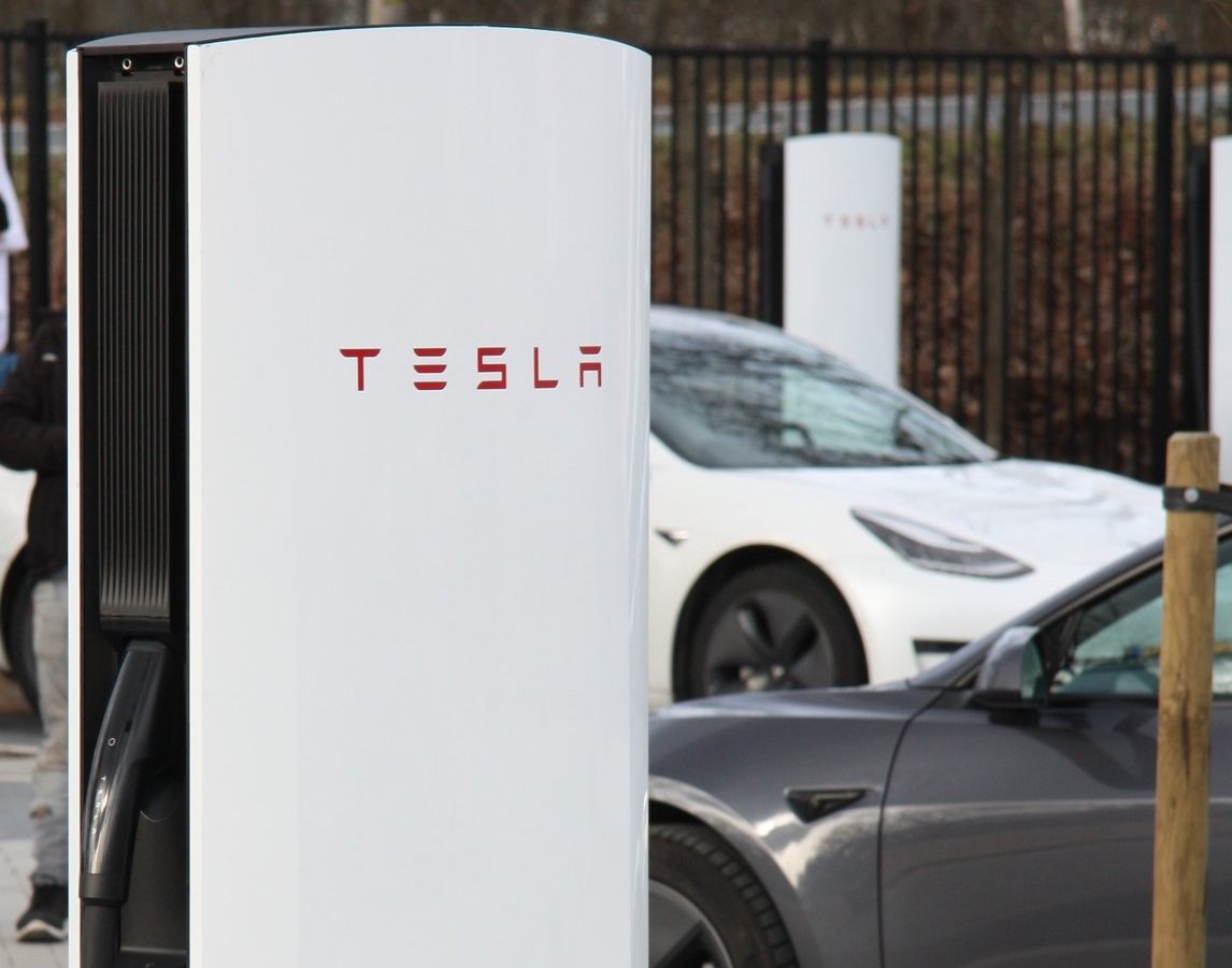 Tesla Superchargeur V4
