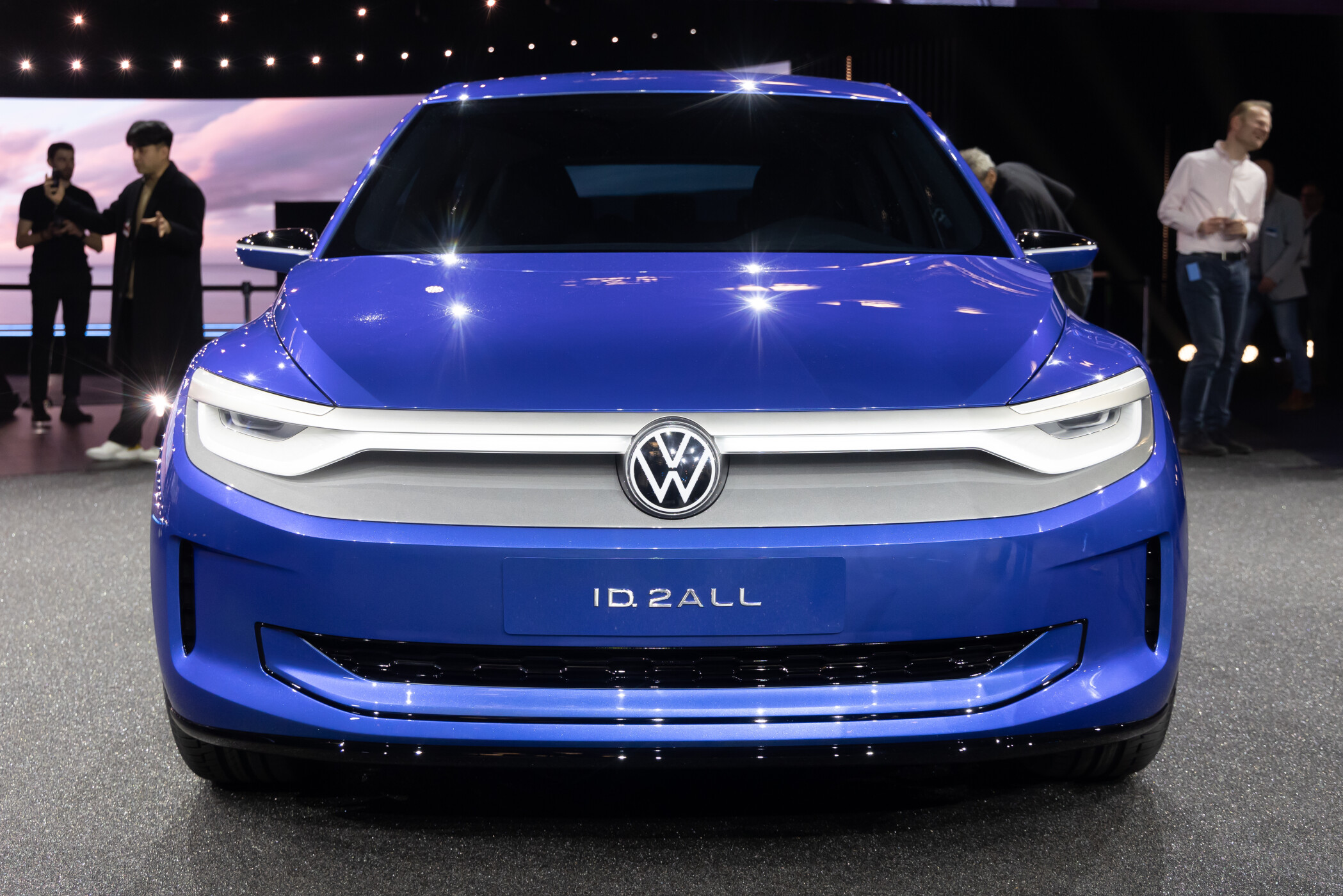 Volkswagen CEO Announces No Electric Cars For Less Than 20 000 Euros 