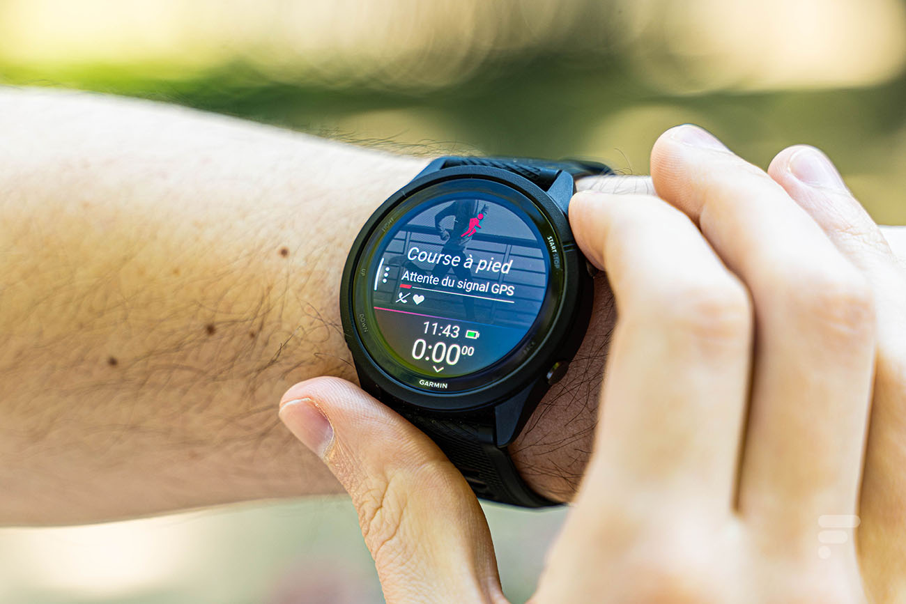 Garmin adds OLED displays to the Forerunner 265 and Forerunner 965 - The  Verge