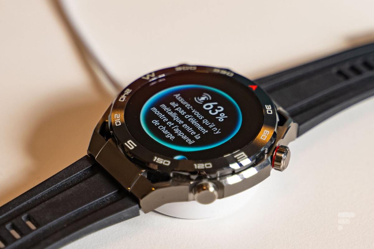 La Huawei Watch Ultimate en charge