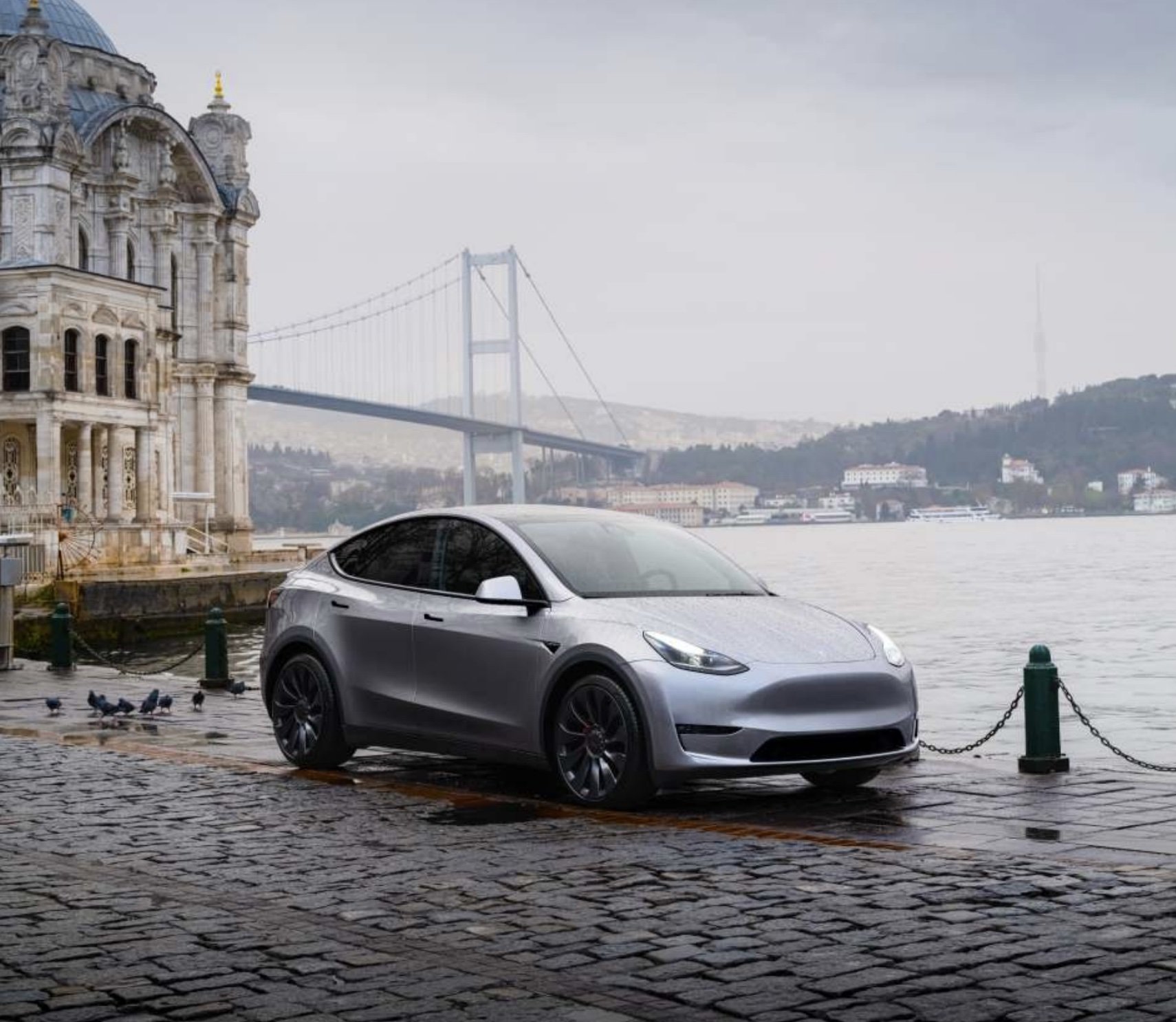 La nouvelle Tesla Model Y se recharge ultra rapidement... grâce à son plus grand concurrent