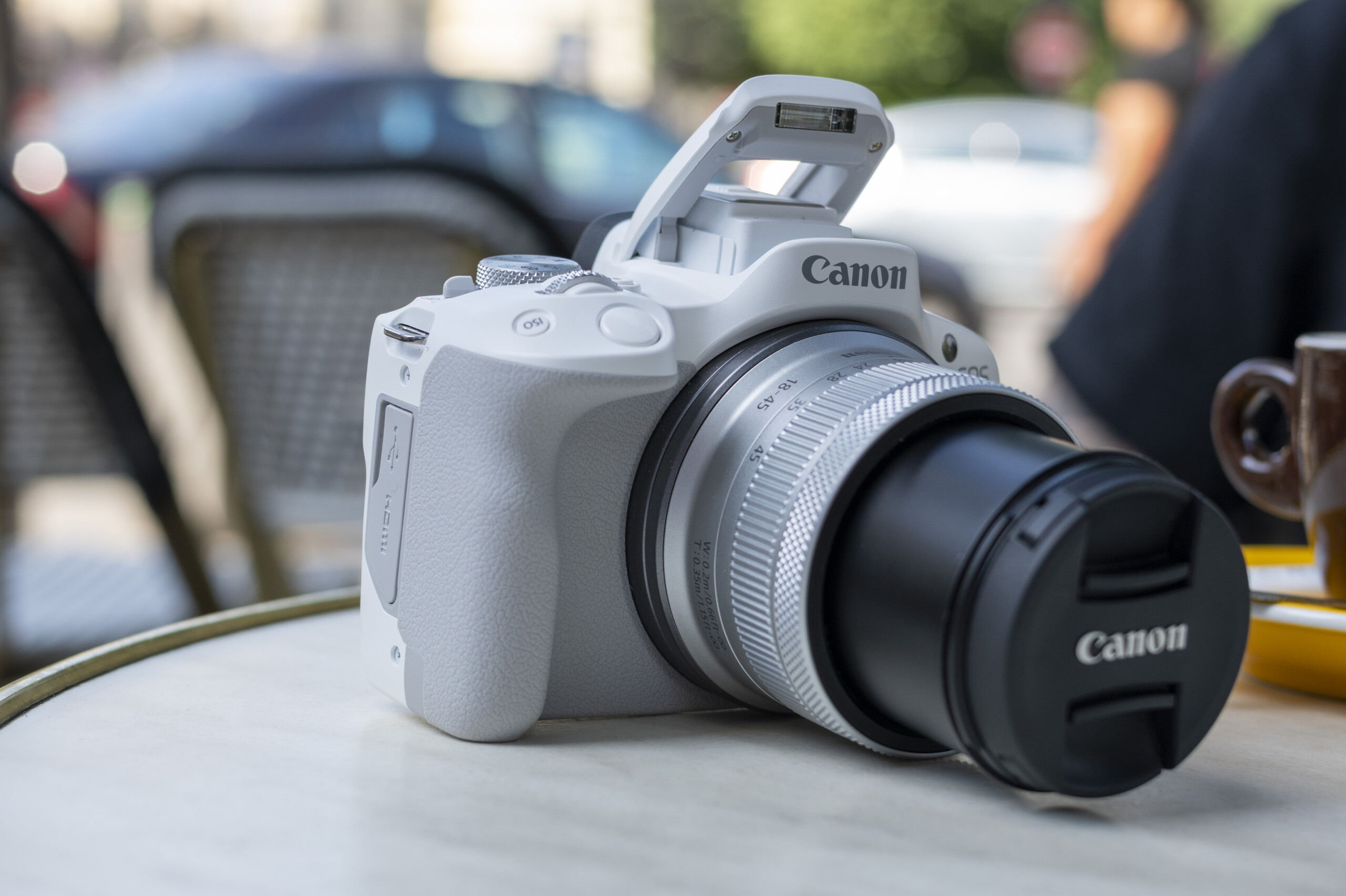 Appareil photo hybride Canon EOS R50, blanc + objectif RF-S 18