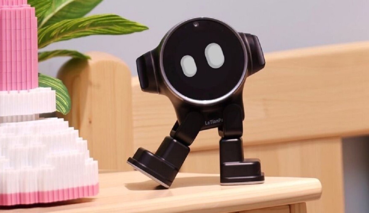 Vreemde kleine robot op Android-desktop