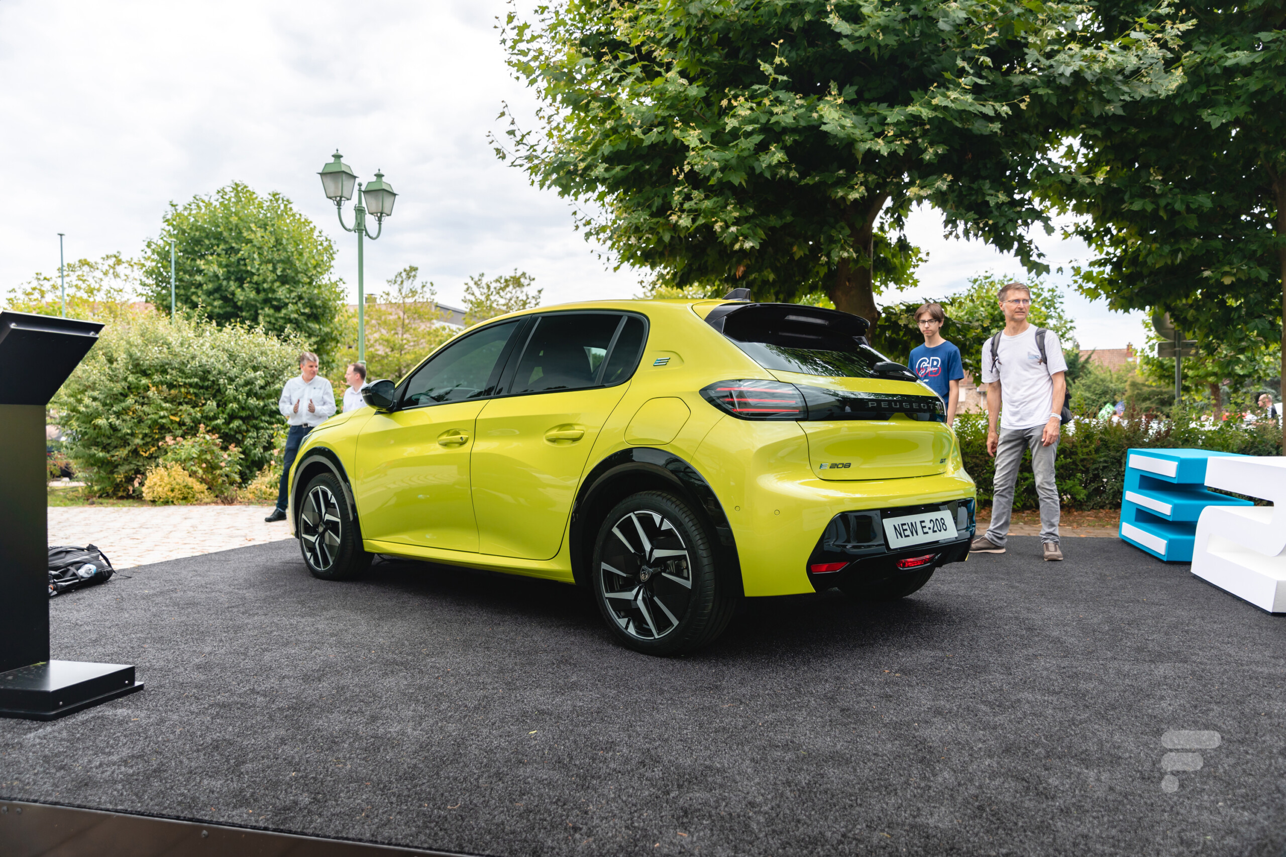 Peugeot baisse le prix de la e-208 électrique restylée et augmente son  autonomie