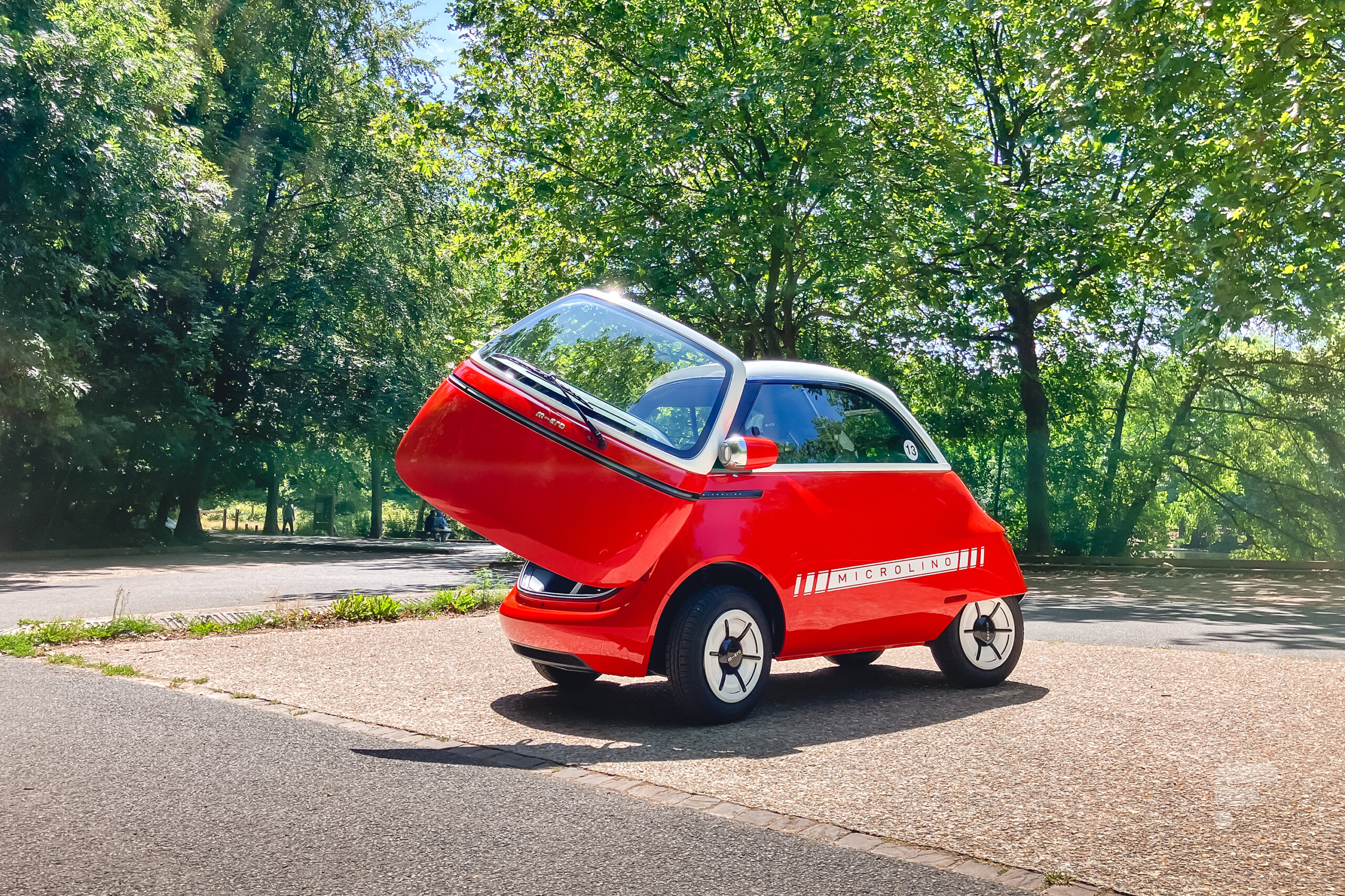 La mini voiture électrique Microlino démarre bien et passe en Allemagne