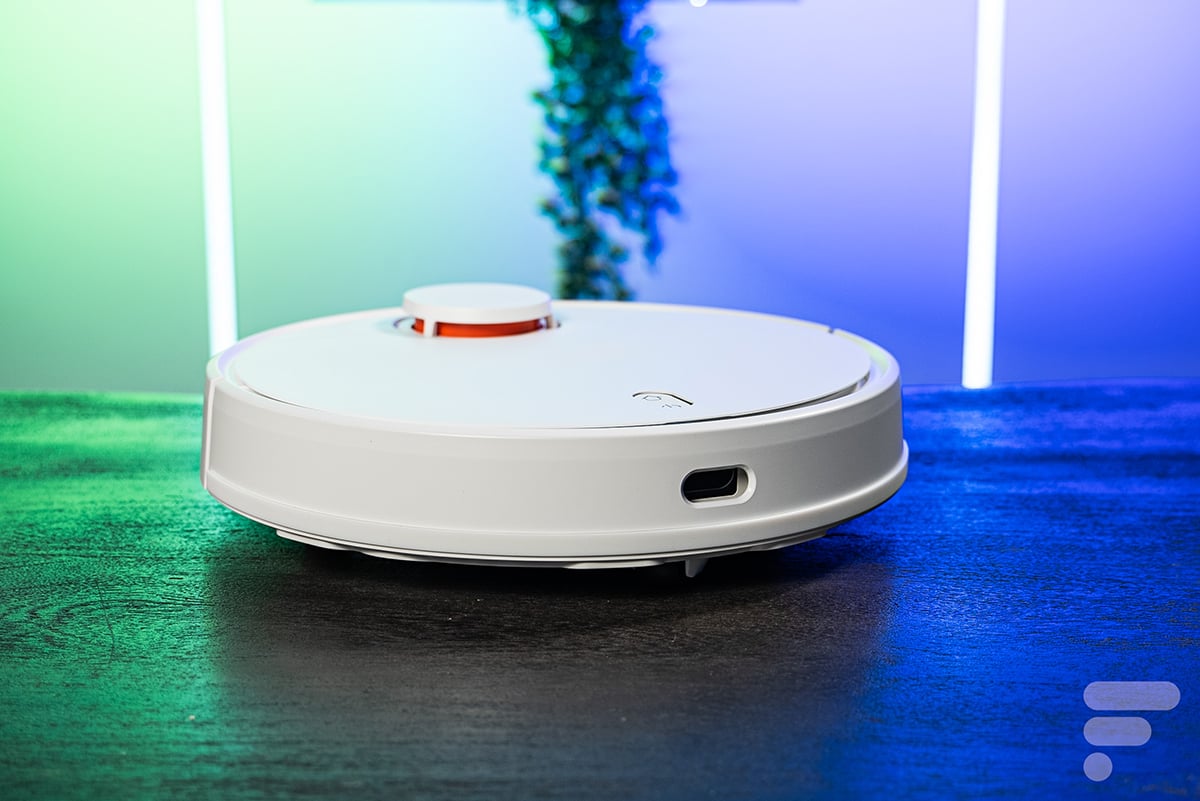 L'aspirateur-robot iRobot Roomba 697 bradé à moins de 200 € ! - CNET France