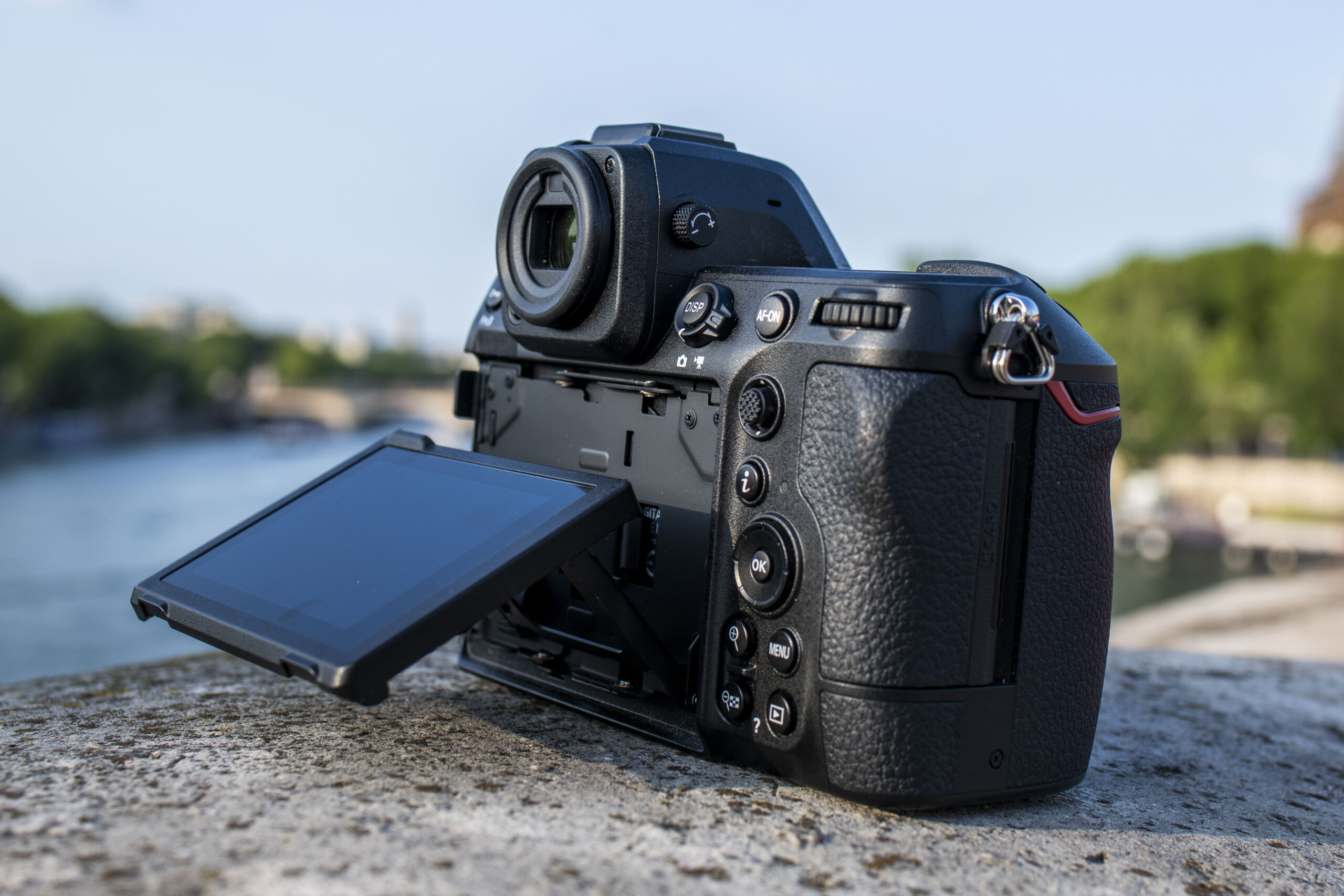 Test Canon EOS R100 : notre avis complet - - Frandroid