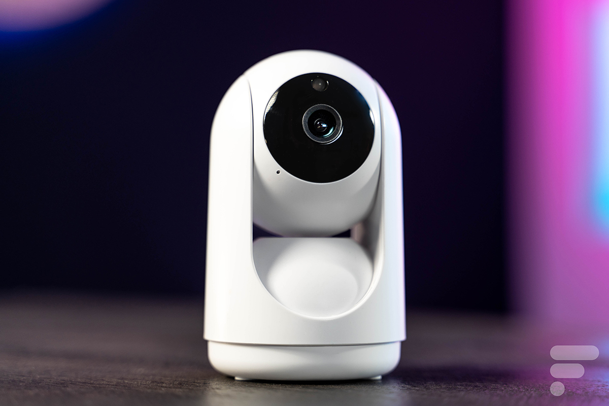Caméra de surveillance motorisée pour l'intérieur avec détection