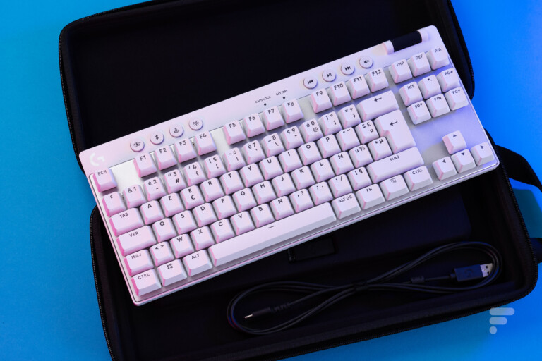 logitech lightspeed keyboard white