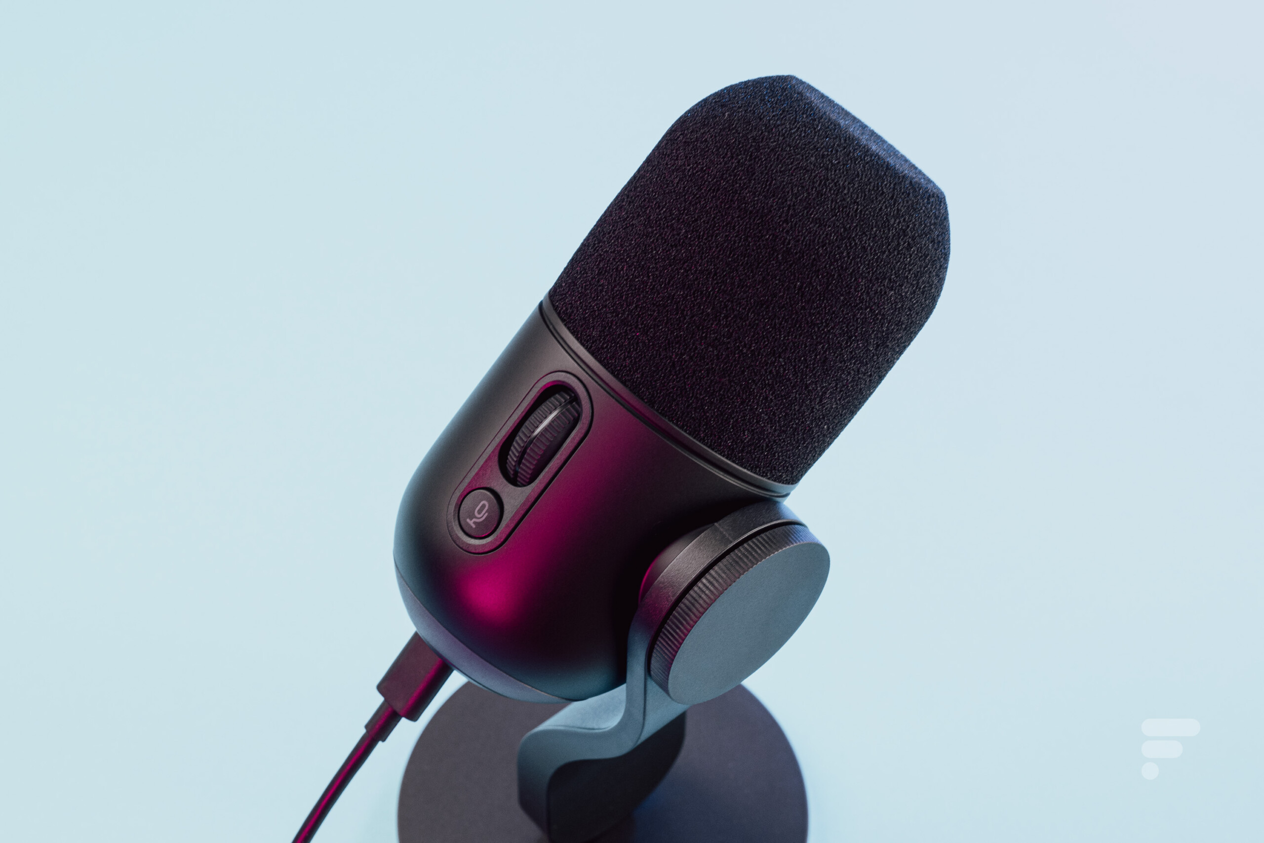 Test Logitech G Yeti GX : un premier microphone USB convaincant