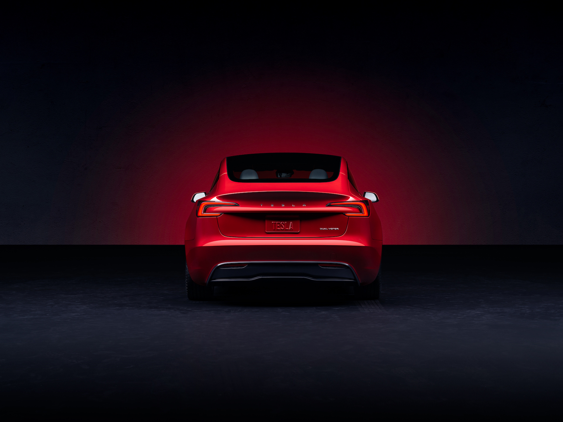 La nuova Model 3 di Tesla fa impallidire tutte le auto elettriche, inclusa la Dacia Spring