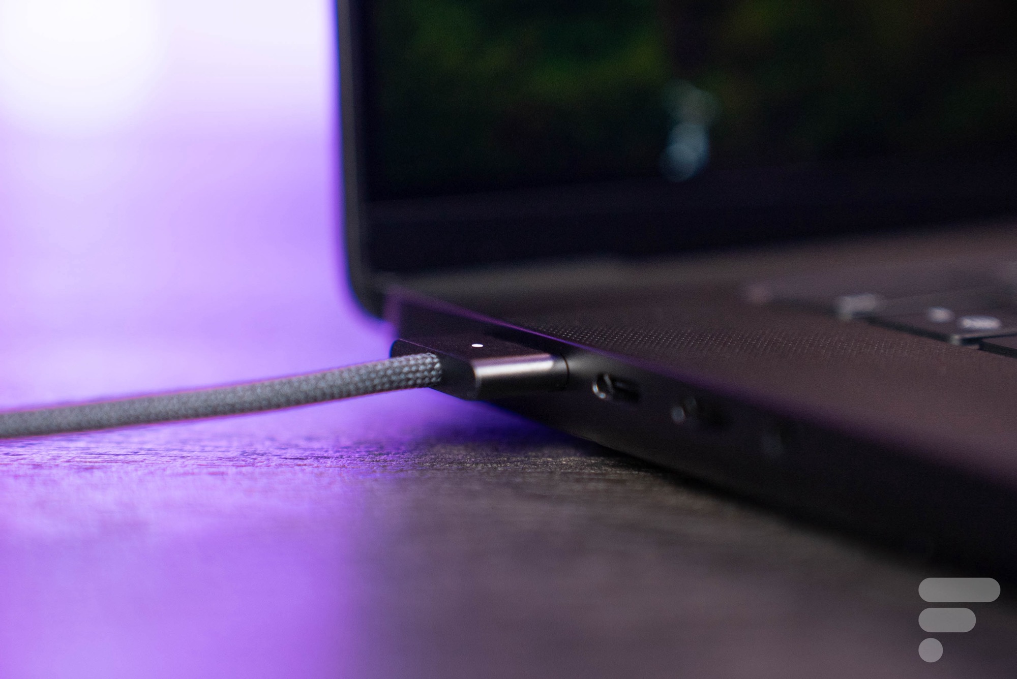 MagSafe 3, USB-C : tout ce qu'il faut savoir sur la recharge des nouveaux MacBook  Pro - Numerama