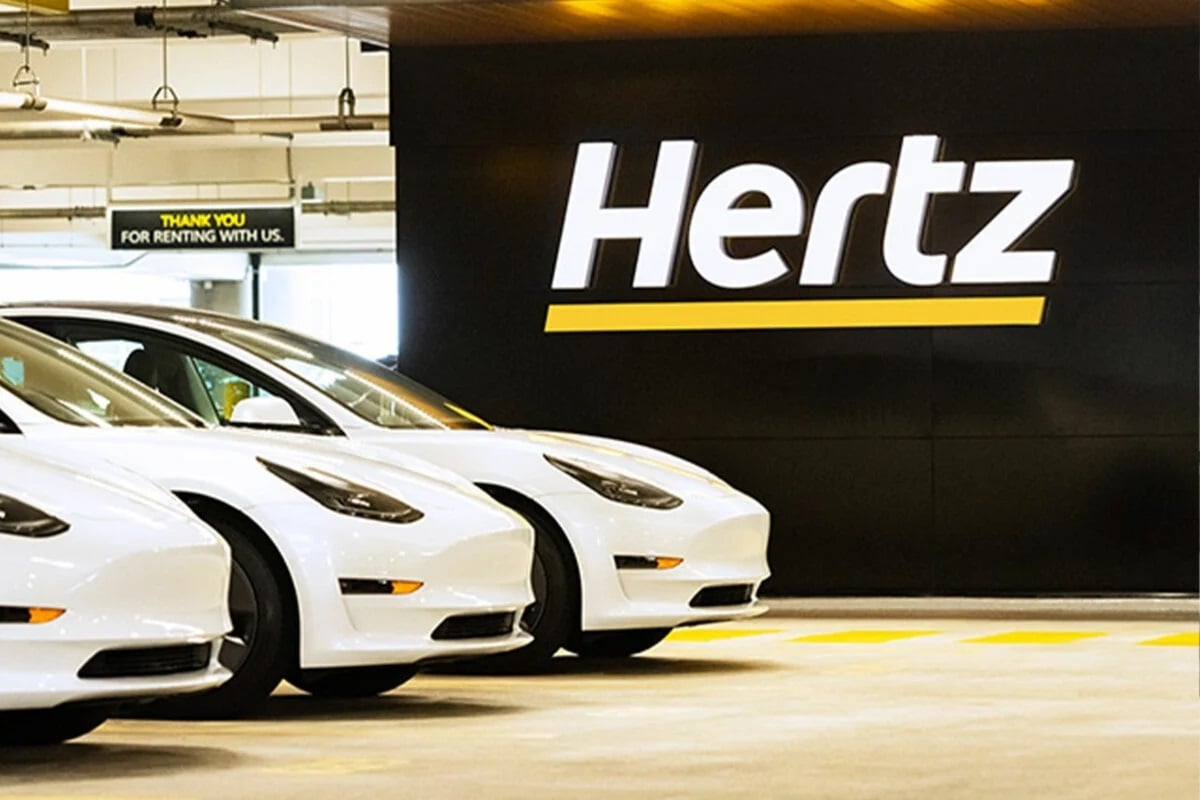hertz continue de se débarrasser de ses voitures électriques, 10 000 modèles à vendre