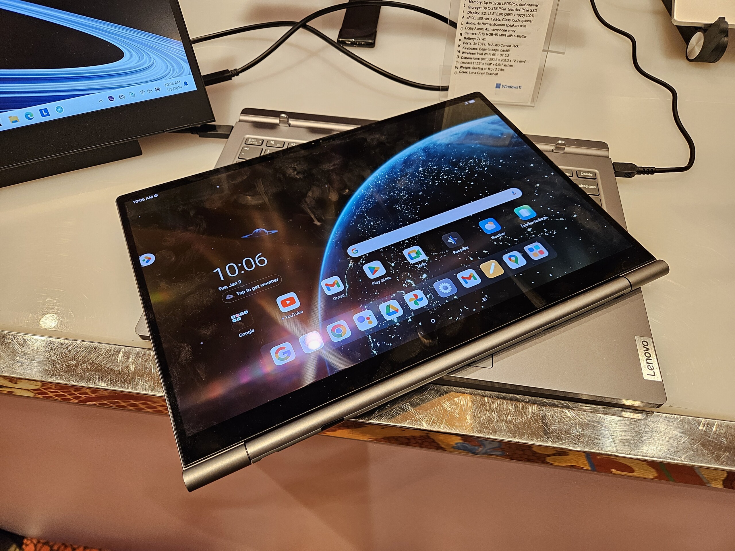 Lenovo présente un PC portable avec un écran tactile comme clavier