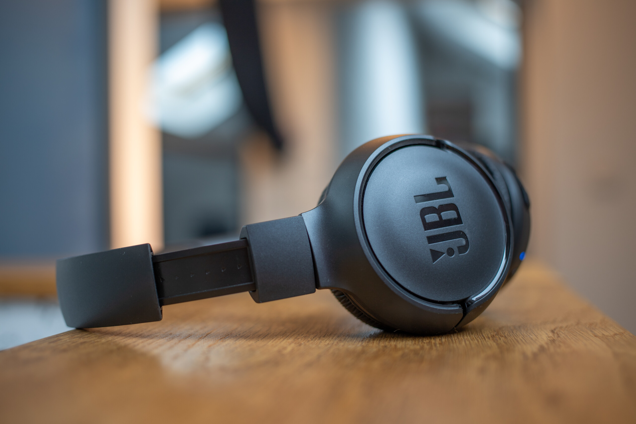 JBL Tune 510BT Review, Headphones and earphones