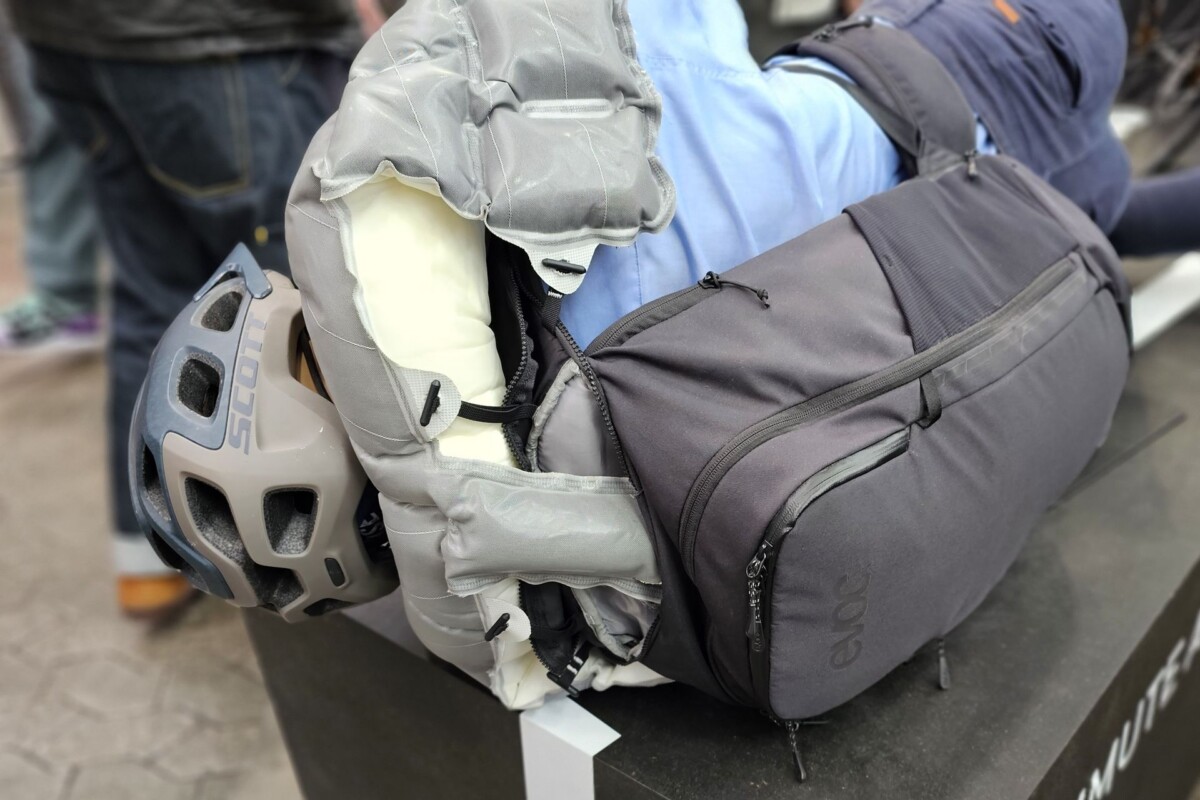 Airbag bike bag EVOC zoom