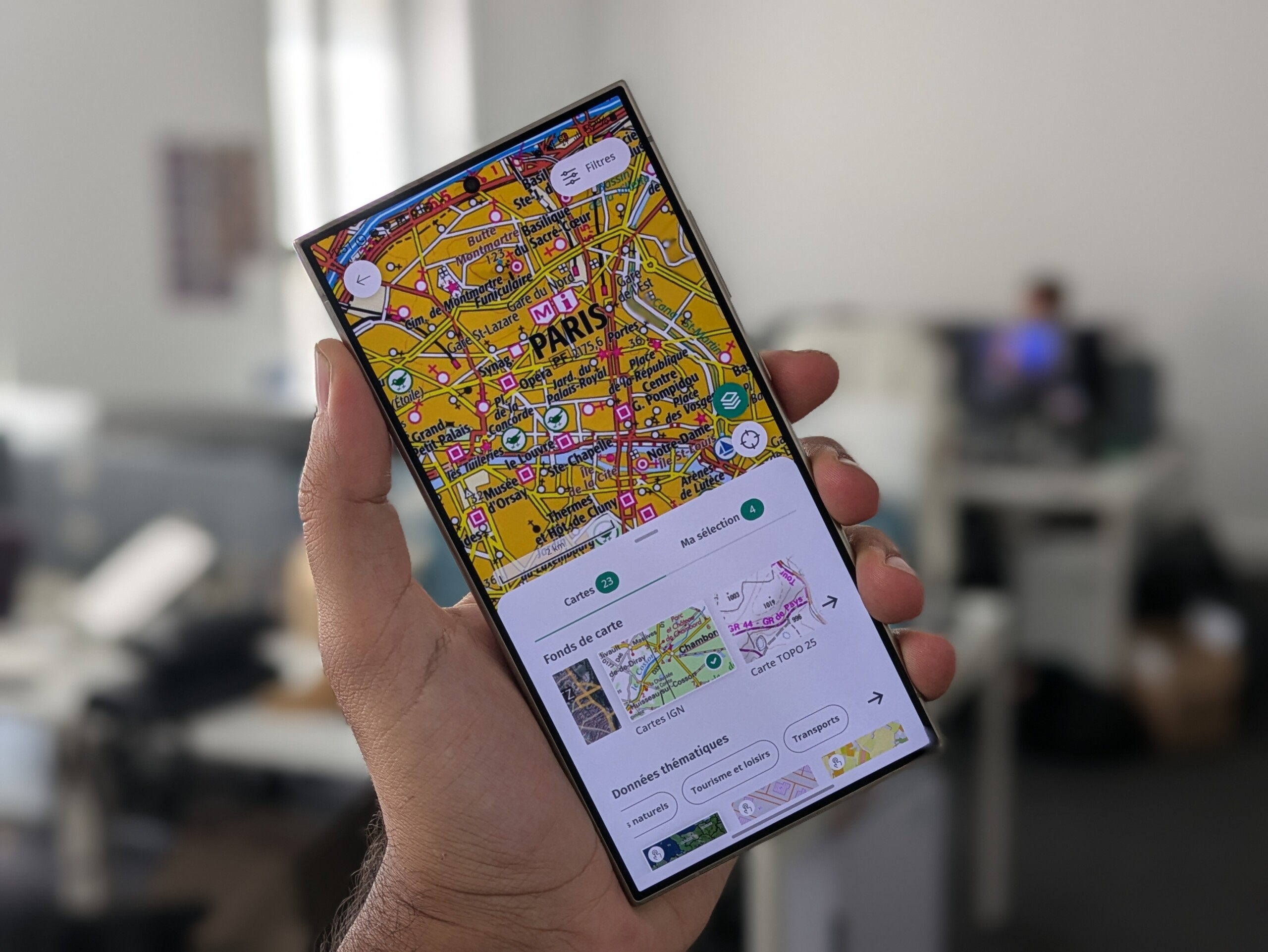 Face à Google Maps, une application française, publique et ambitieuse met le paquet