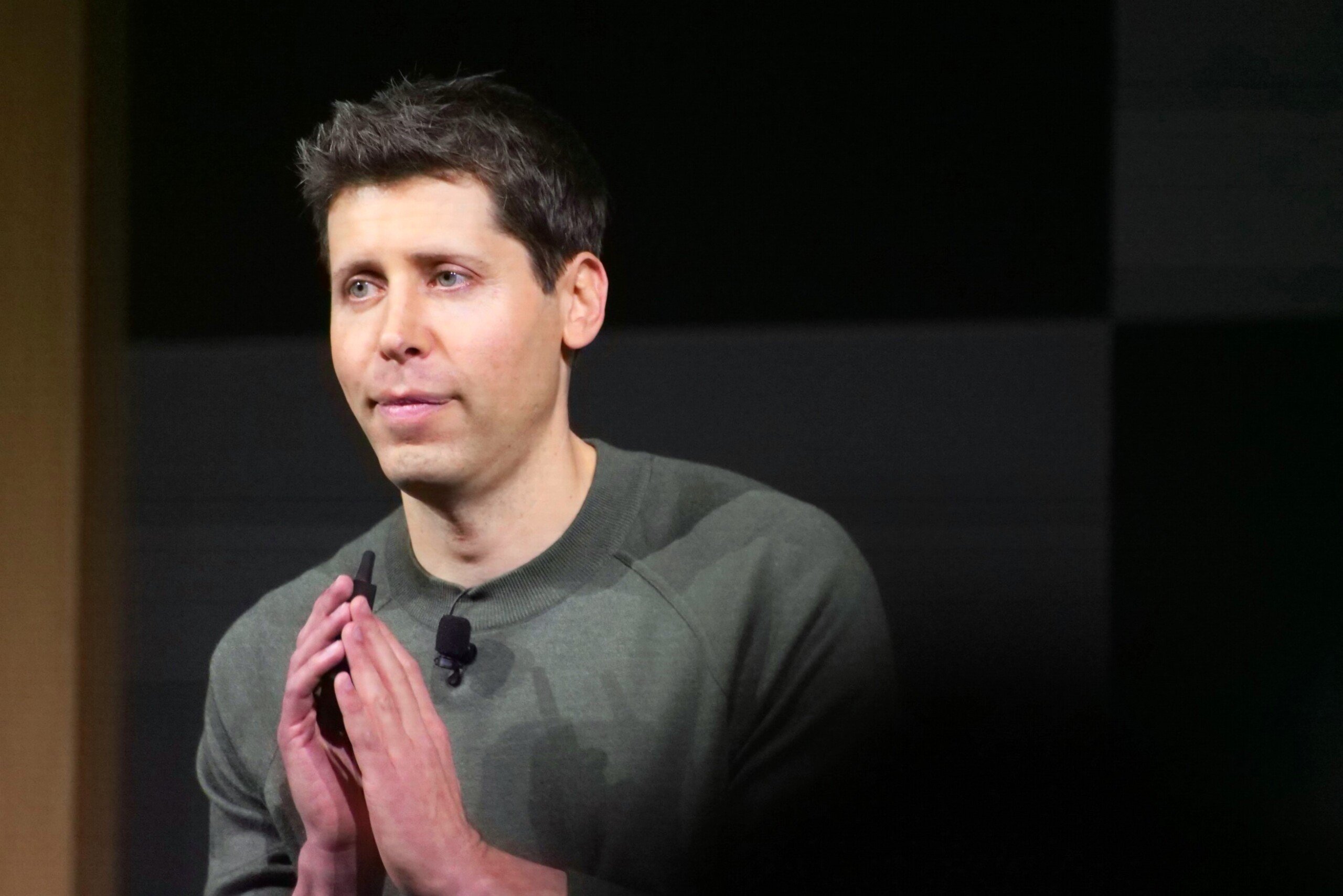 Sam Altman, le patron de ChatGPT, veut tuer l’iPhone : voici son plan