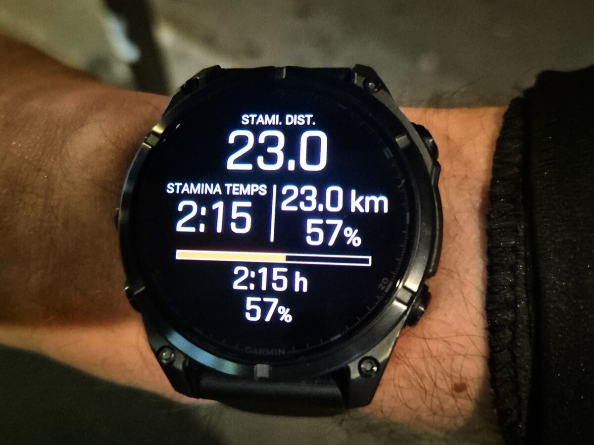 Différents champs de Stamina sur une montre Garmin Fenix 8