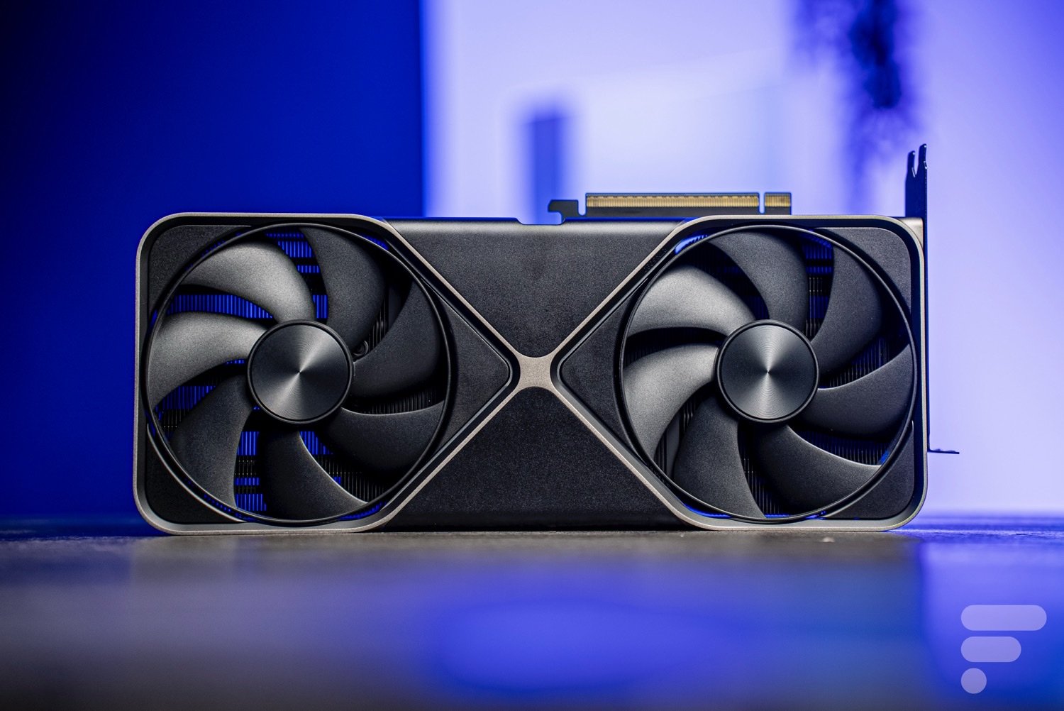 Surprise, Nvidia baisse les prix des GeForce RTX 50 : on vous explique pourquoi