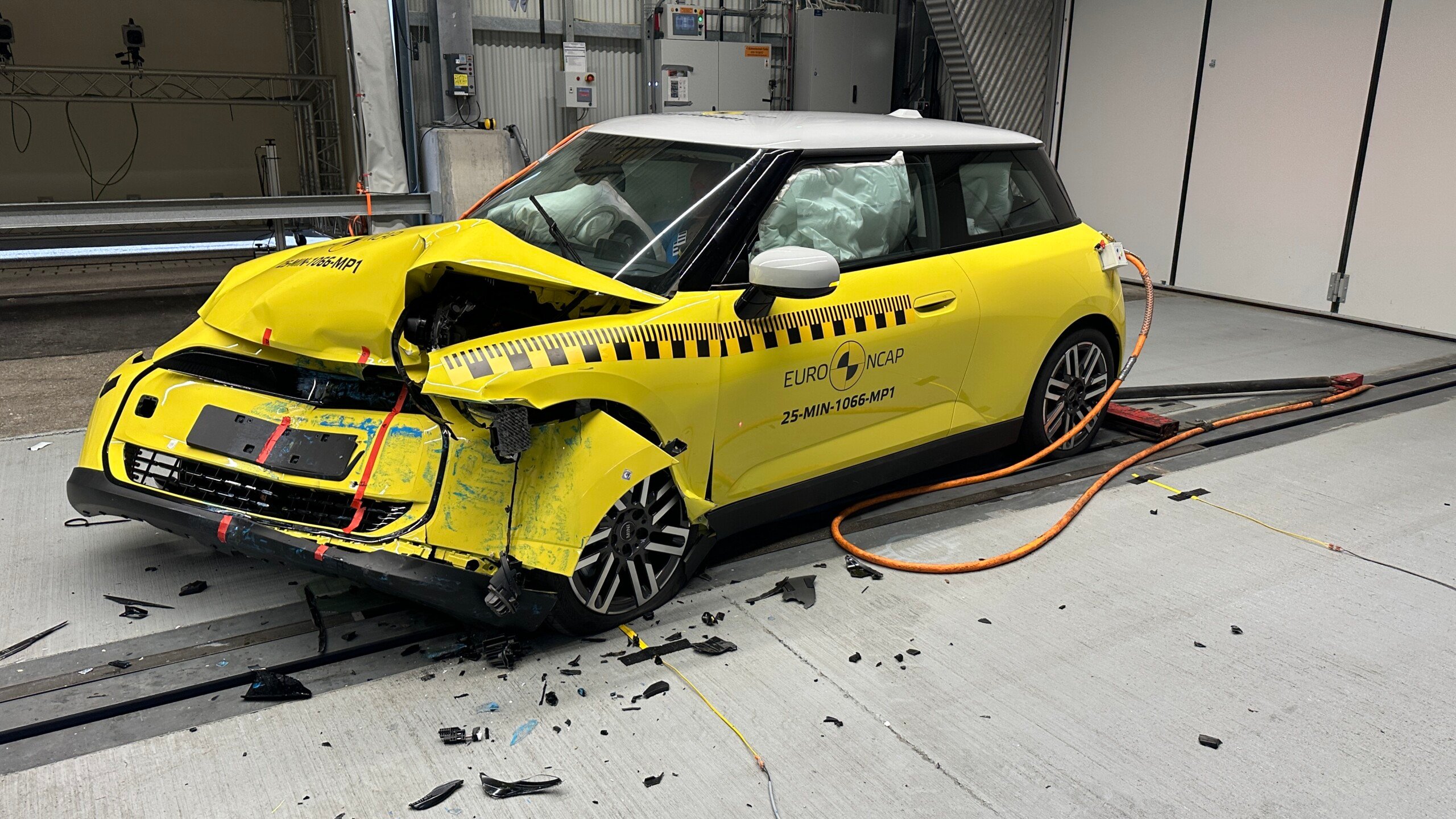 « Une tranquillité d’esprit » : même les petites voitures électriques brillent en cas d’accident, la preuve en image