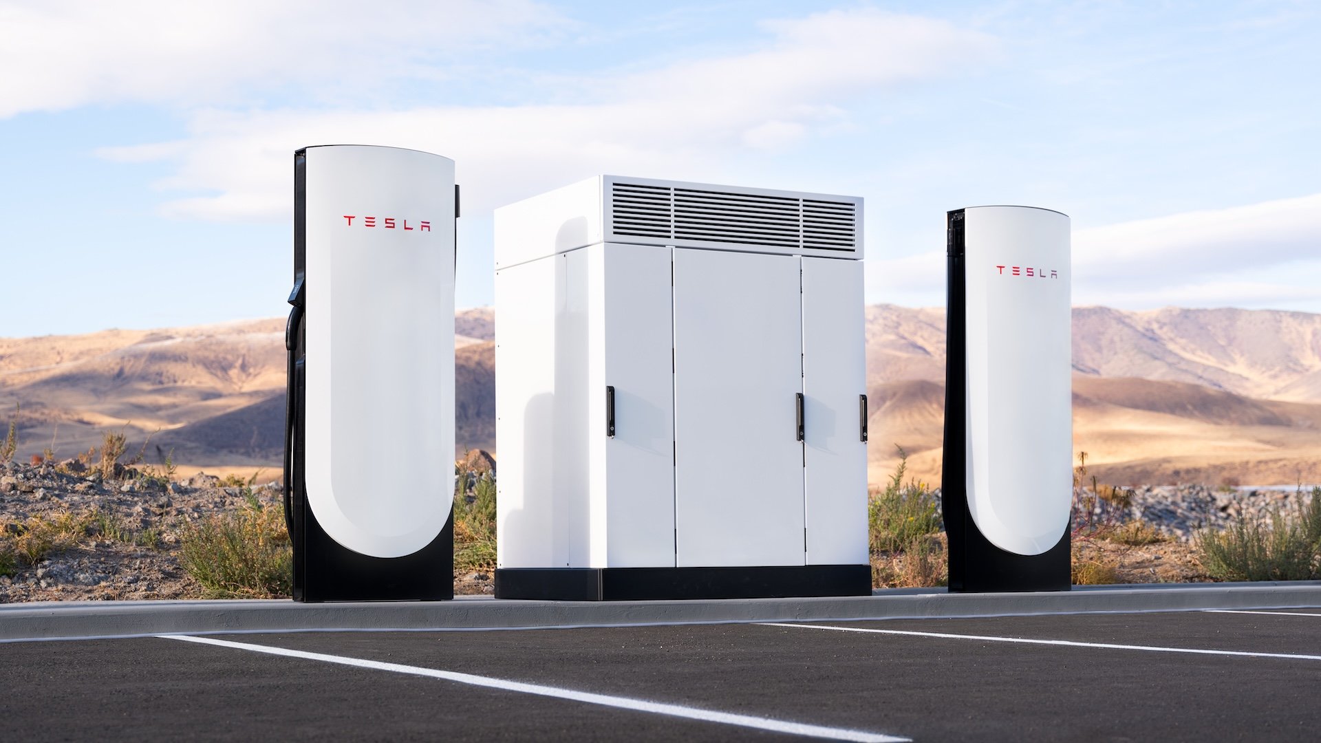 Tesla va aider les conducteurs de toutes les voitures électriques à se recharger en France cet été avec ces nouveautés